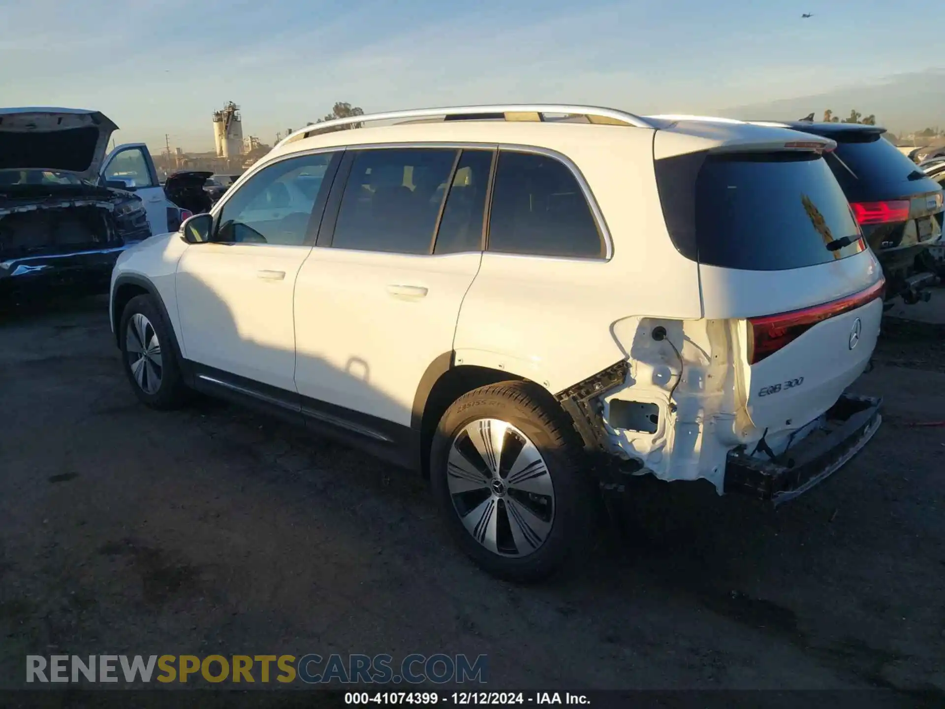 3 fotografías del automóvil dañado W1N9M0KB1PN065326 MERCEDES-BENZ EQB 300 SUV 2023