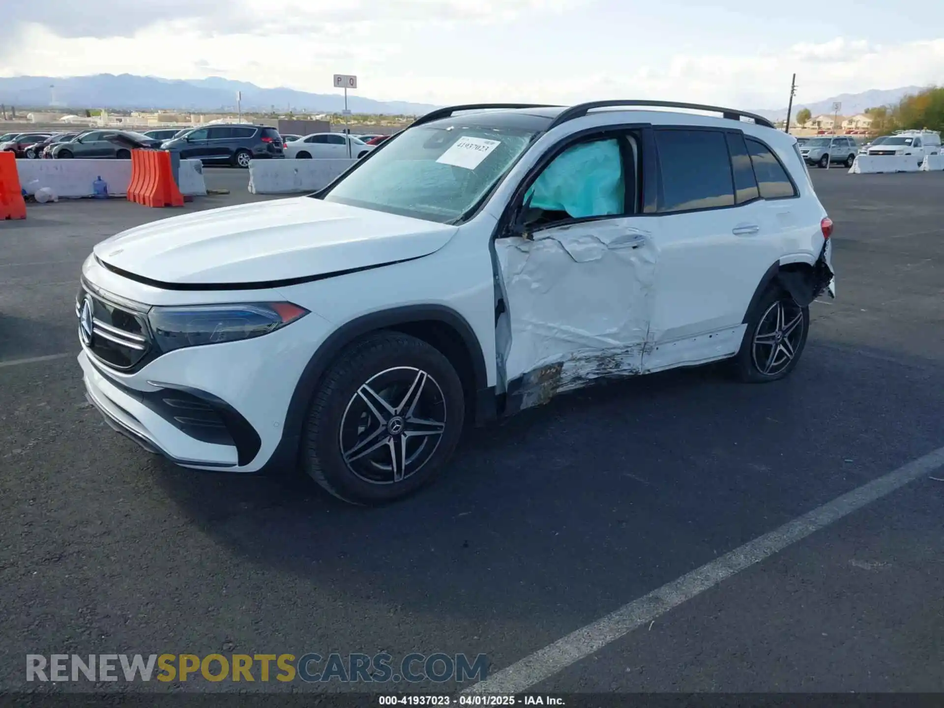 2 fotografías del automóvil dañado W1N9M0KB2PN069692 MERCEDES-BENZ EQB 300 SUV 2023