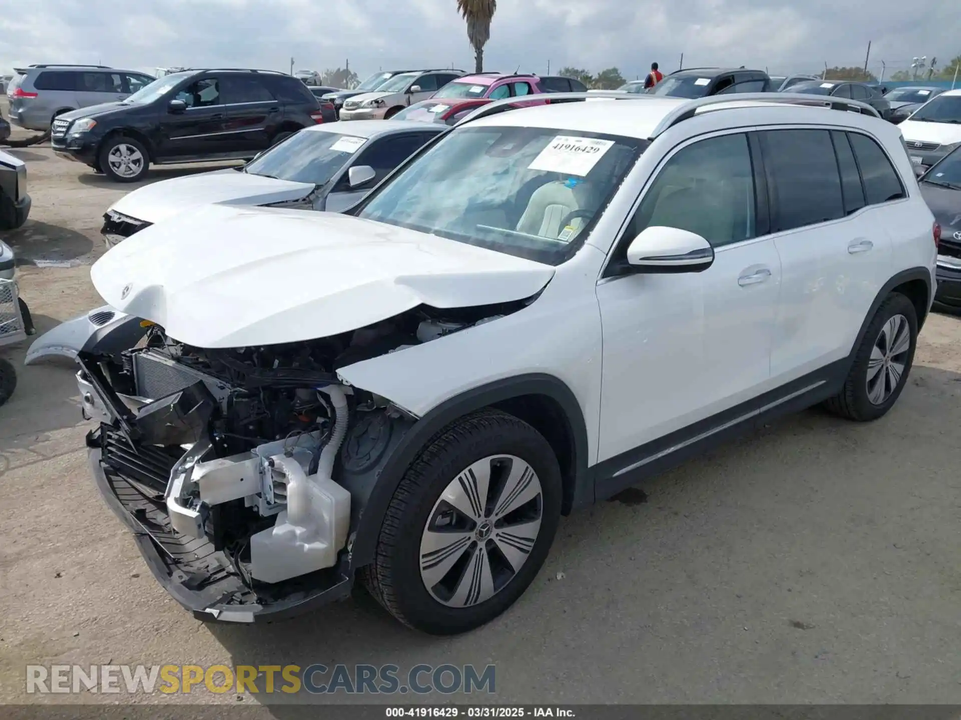 2 fotografías del automóvil dañado W1N9M0KB7PN076430 MERCEDES-BENZ EQB 300 SUV 2023