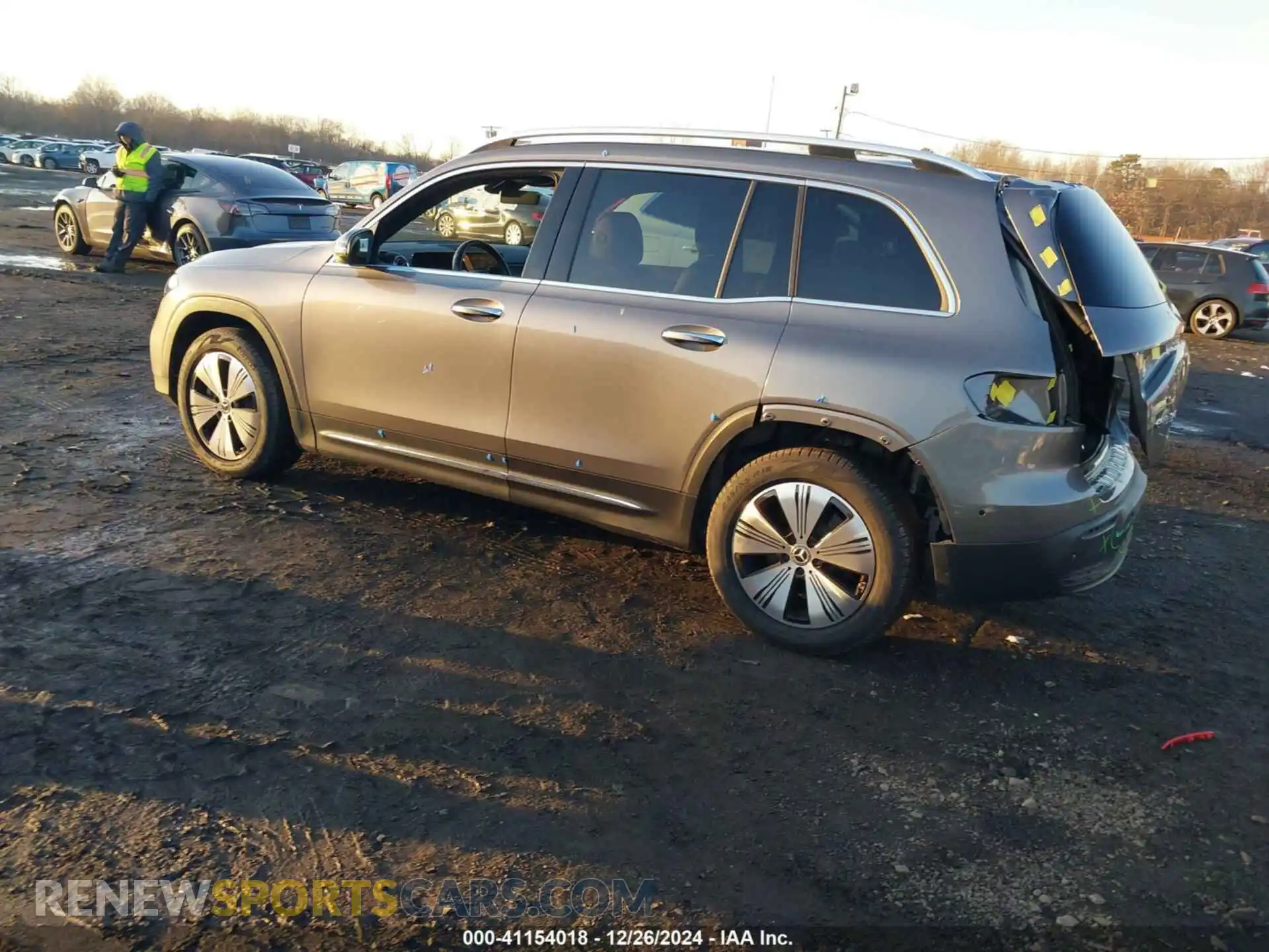 3 fotografías del automóvil dañado W1N9M0KBXPN064627 MERCEDES-BENZ EQB 300 SUV 2023