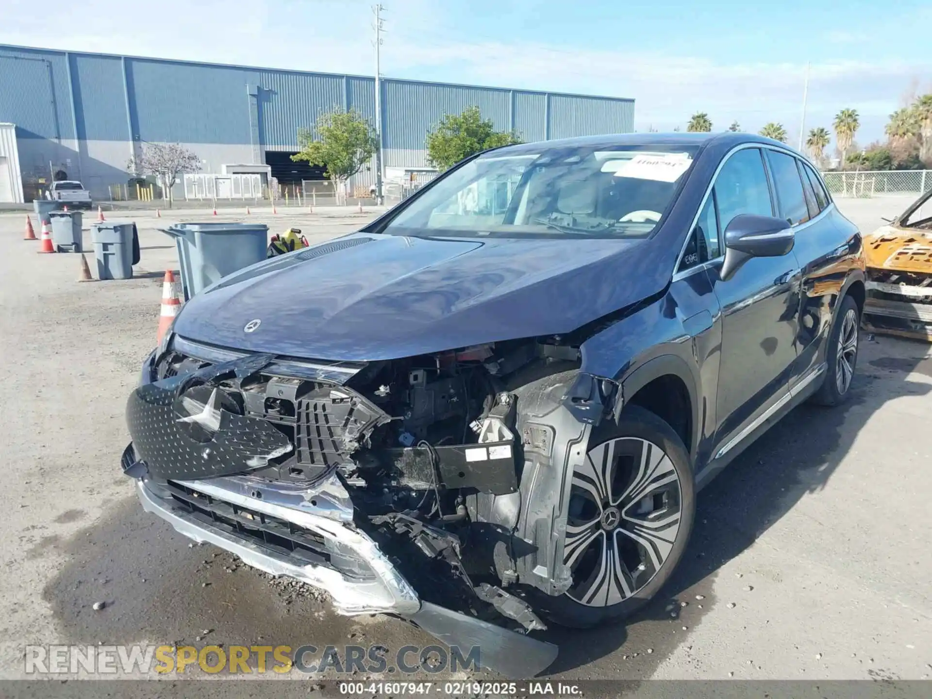 2 fotografías del automóvil dañado 4JGGM1CB9PA003923 MERCEDES-BENZ EQE 350 SUV 2023