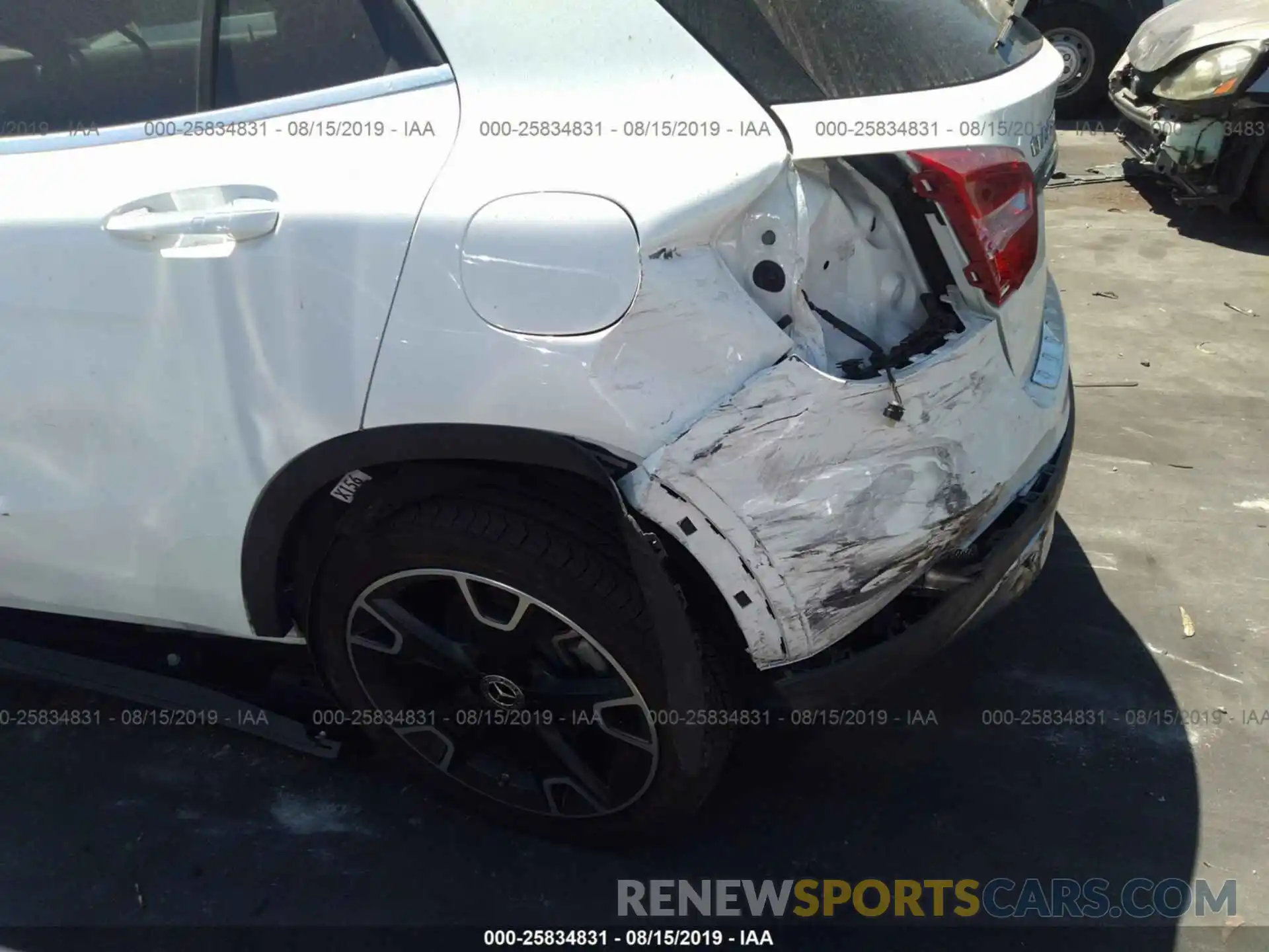 6 Photograph of a damaged car WDCTG4EB3KJ551542 MERCEDES-BENZ GLA 2019