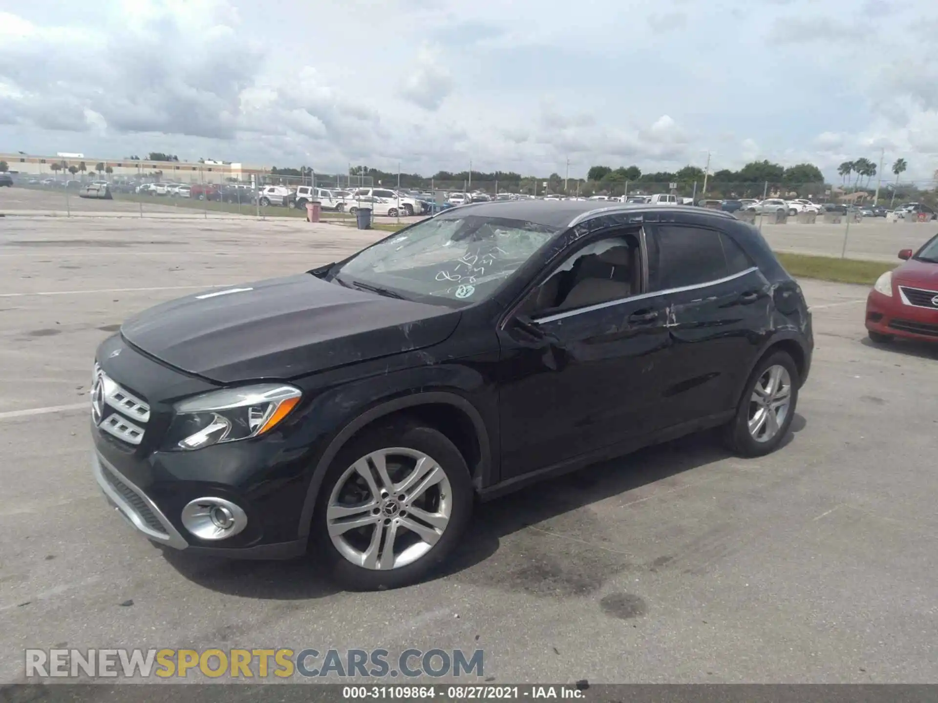 2 fotografías del automóvil dañado WDCTG4EB7LU023101 MERCEDES-BENZ GLA 2020