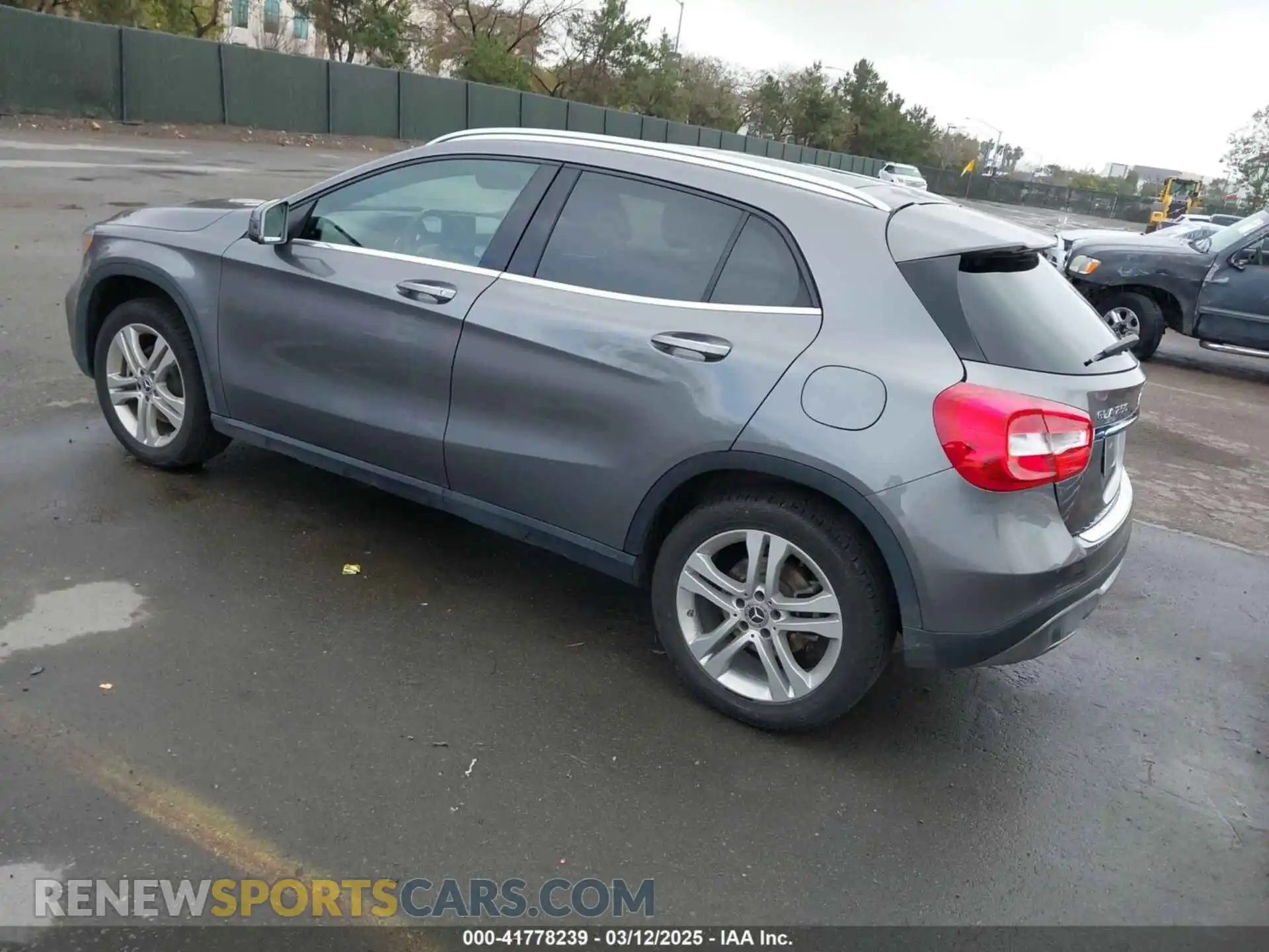 3 fotografías del automóvil dañado WDCTG4GB2KJ619049 MERCEDES-BENZ GLA 250 2019