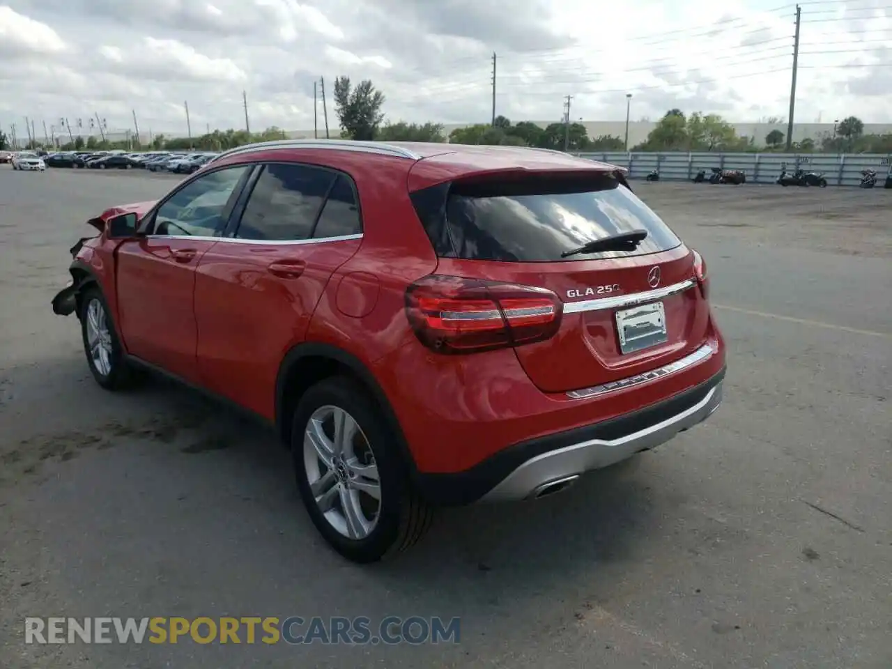 3 Фотография поврежденного автомобиля WDCTG4EB0KU018577 MERCEDES-BENZ GLA-CLASS 2019