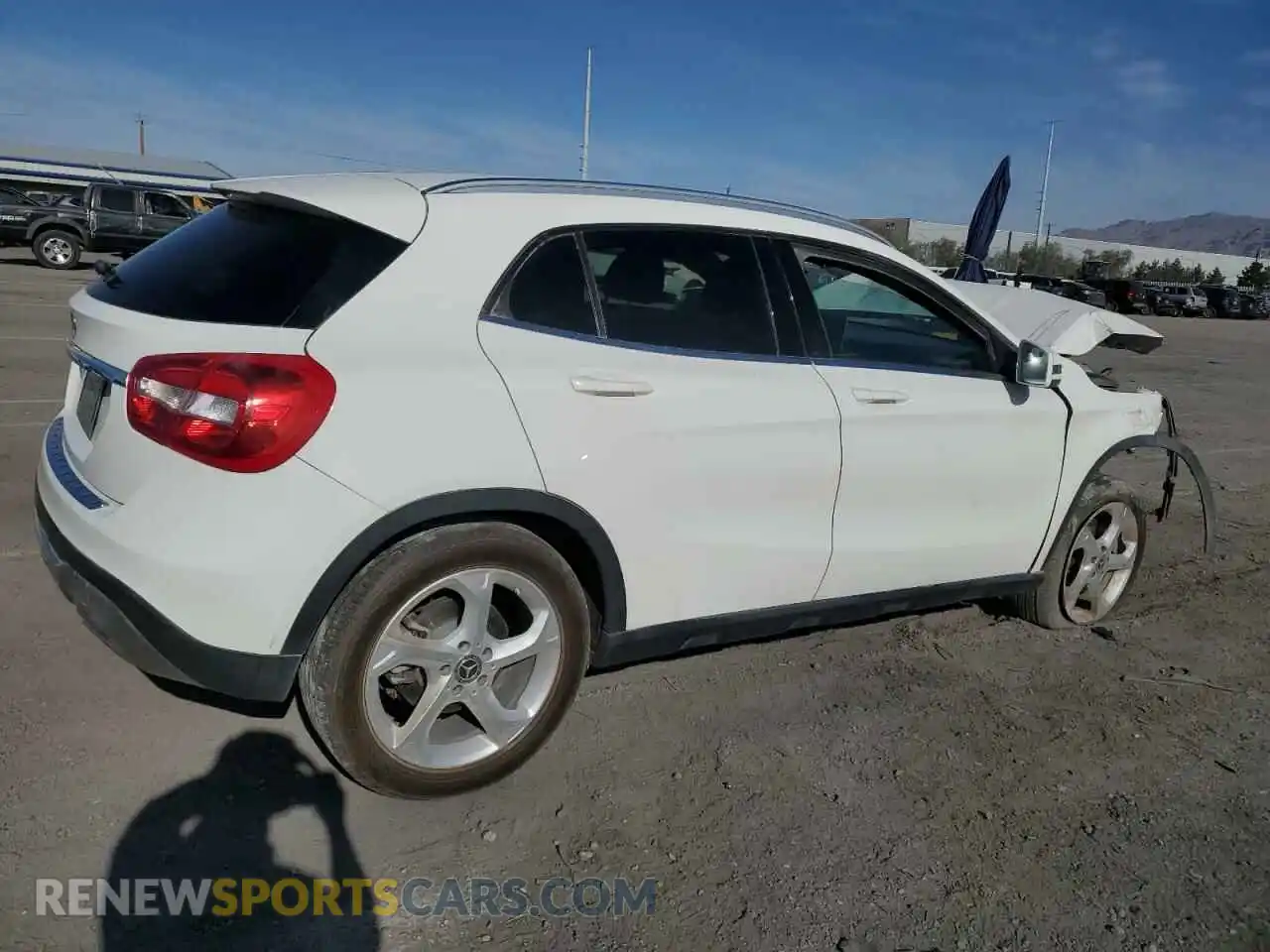 3 Фотография поврежденного автомобиля WDCTG4EB2KU014188 MERCEDES-BENZ GLA-CLASS 2019