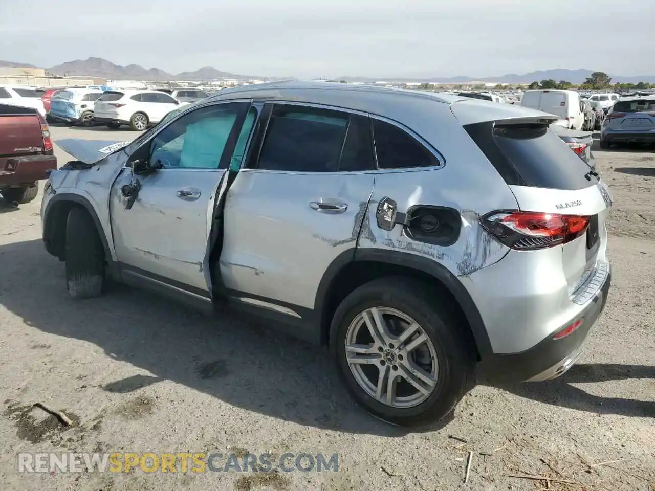 2 fotografías del automóvil dañado W1N4N4GB1MJ168000 MERCEDES-BENZ GLA-CLASS 2021