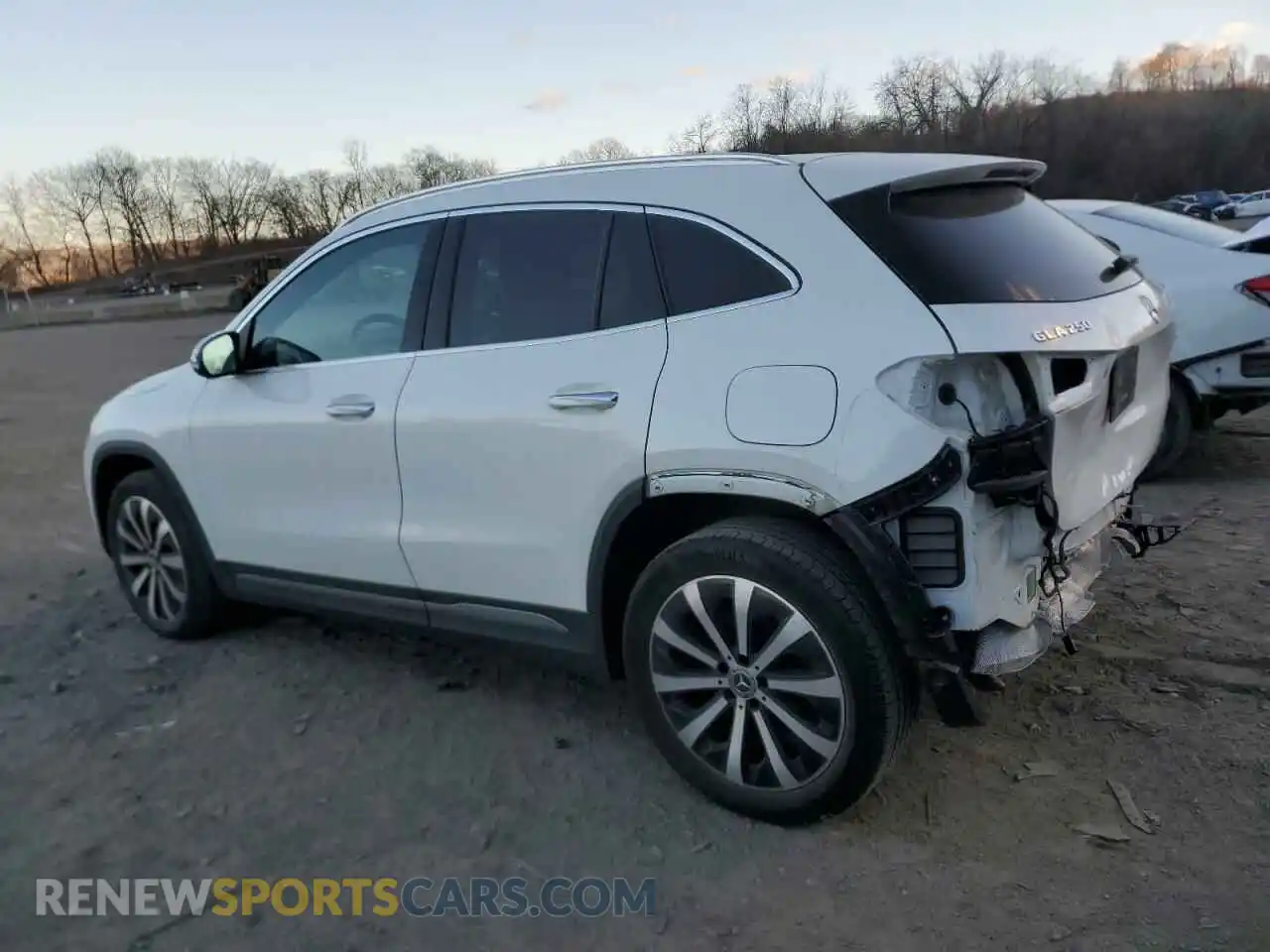 2 Photograph of a damaged car W1N4N4HB1MJ206999 MERCEDES-BENZ GLA-CLASS 2021