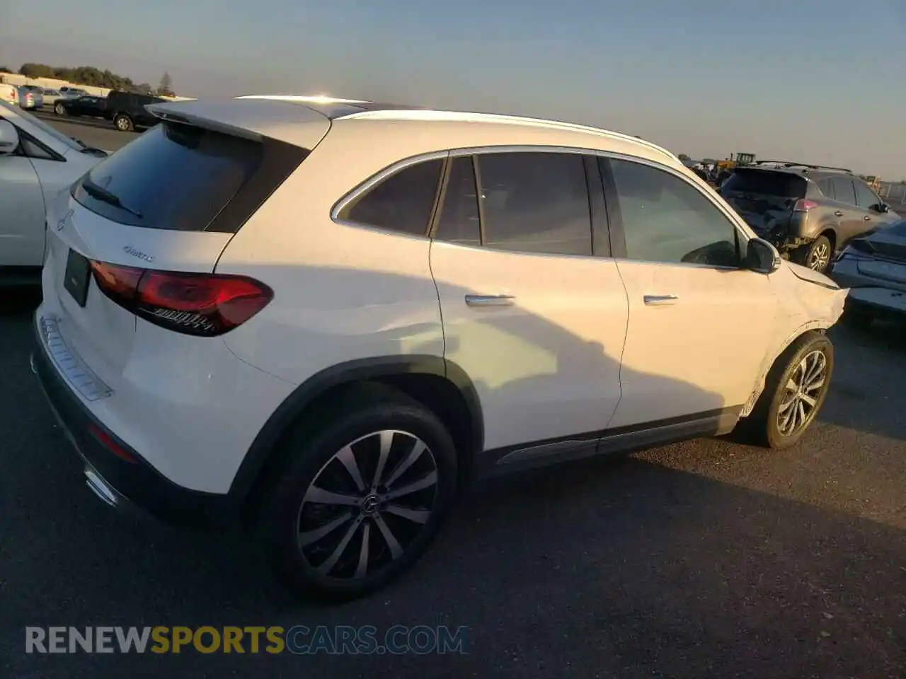 3 Photograph of a damaged car W1N4N4HB2MJ282974 MERCEDES-BENZ GLA-CLASS 2021