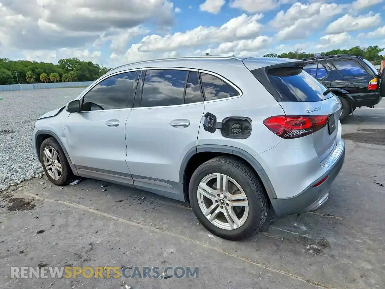 2 Photograph of a damaged car W1N4N4HBXMJ157429 MERCEDES-BENZ GLA-CLASS 2021