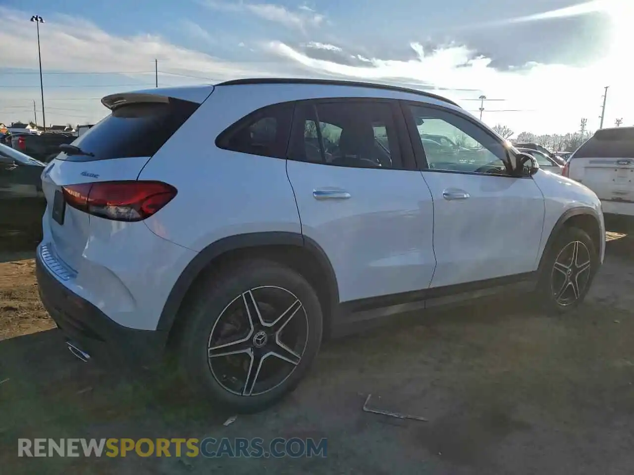 3 Photograph of a damaged car W1N4N4HBXMJ239211 MERCEDES-BENZ GLA-CLASS 2021