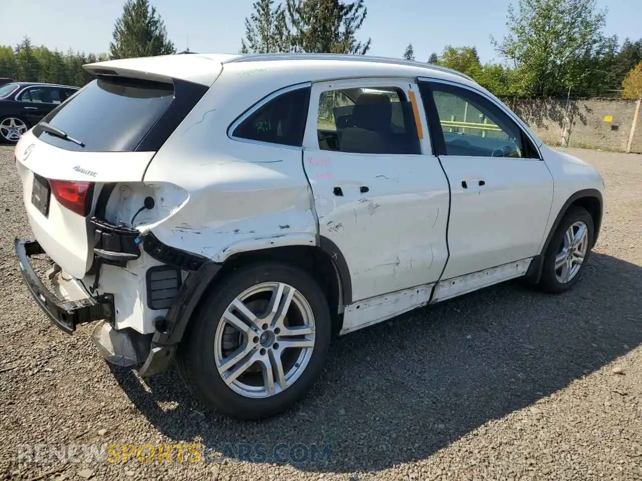 3 Photograph of a damaged car W1N4N4HBXMJ272662 MERCEDES-BENZ GLA-CLASS 2021
