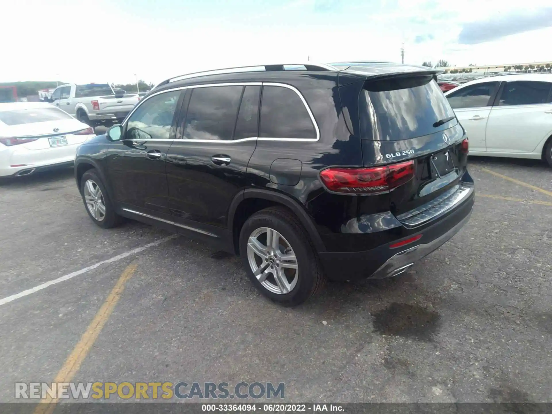 3 Photograph of a damaged car W1N4M4HB7MW160133 MERCEDES-BENZ GLB 2021