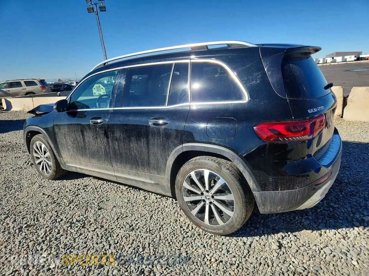 2 Photograph of a damaged car W1N4M4HBXMW106003 MERCEDES-BENZ GLB 2021