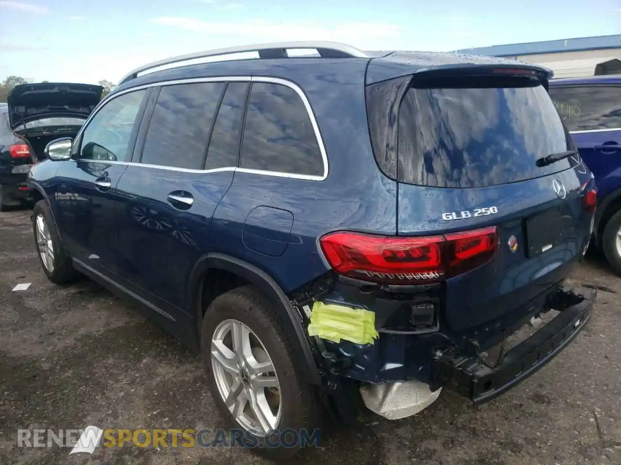 3 Photograph of a damaged car W1N4M4HB8MW111085 MERCEDES-BENZ GLB-CLASS 2021