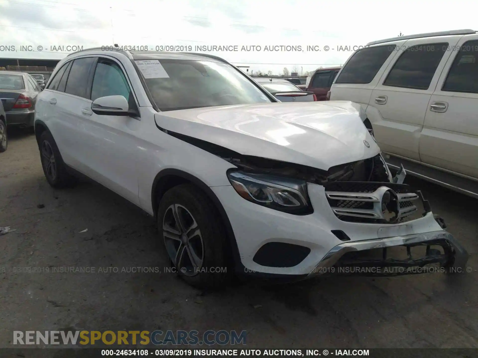 1 Photograph of a damaged car WDC0G4JB0HF177637 MERCEDES-BENZ GLC 2017