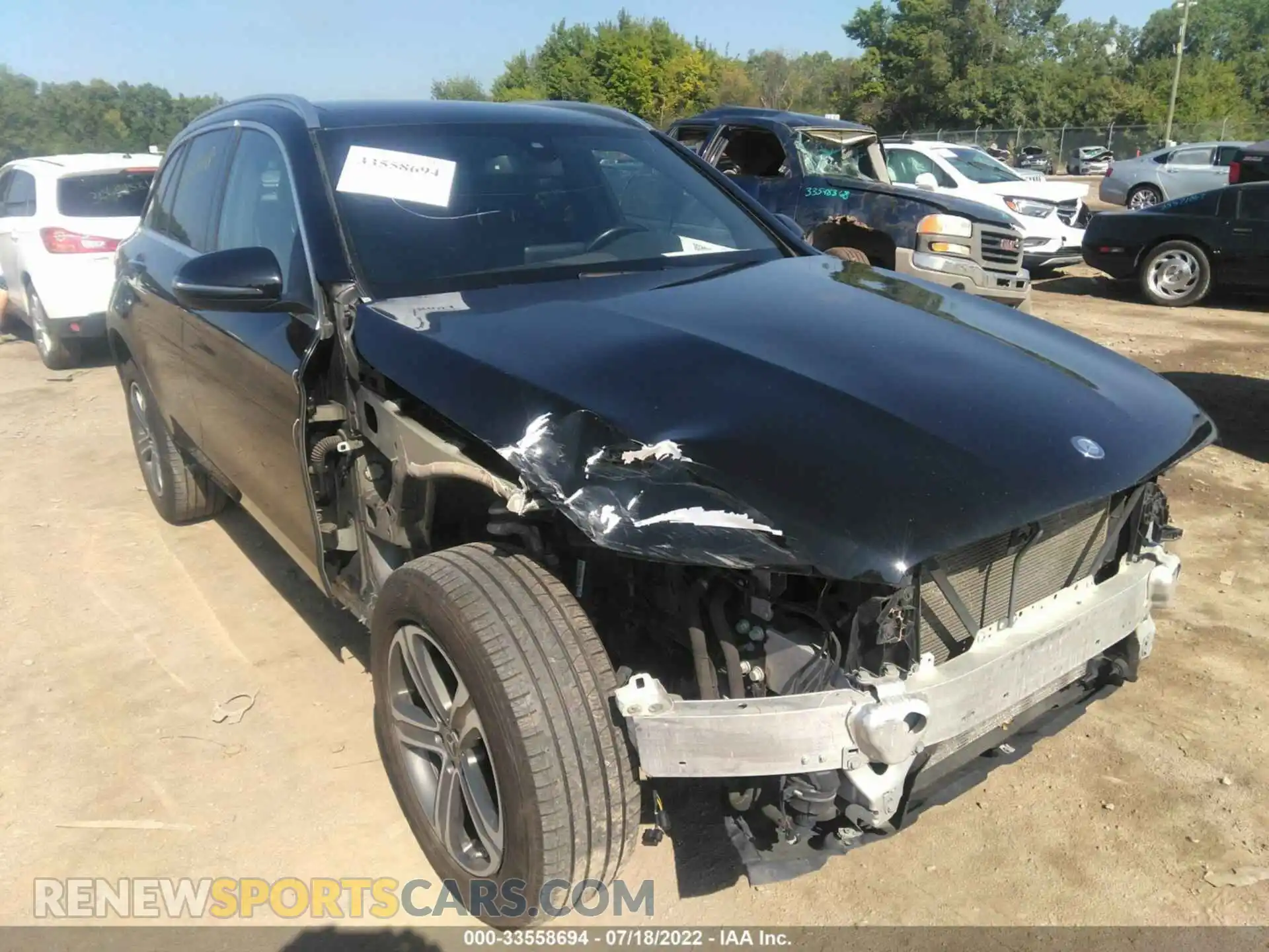 1 Фотография поврежденного автомобиля WDC0G4KB1HF228349 MERCEDES-BENZ GLC 2017
