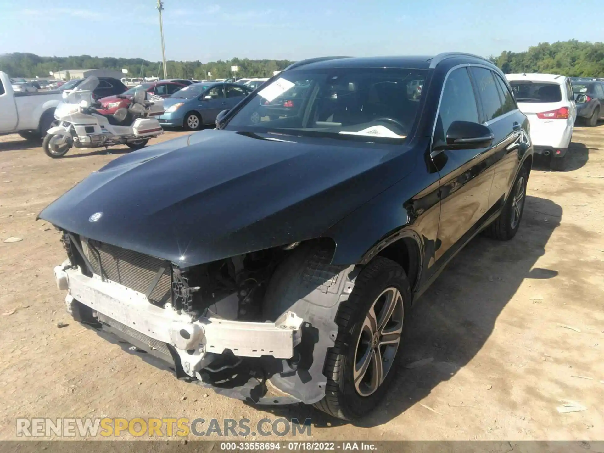 2 Фотография поврежденного автомобиля WDC0G4KB1HF228349 MERCEDES-BENZ GLC 2017