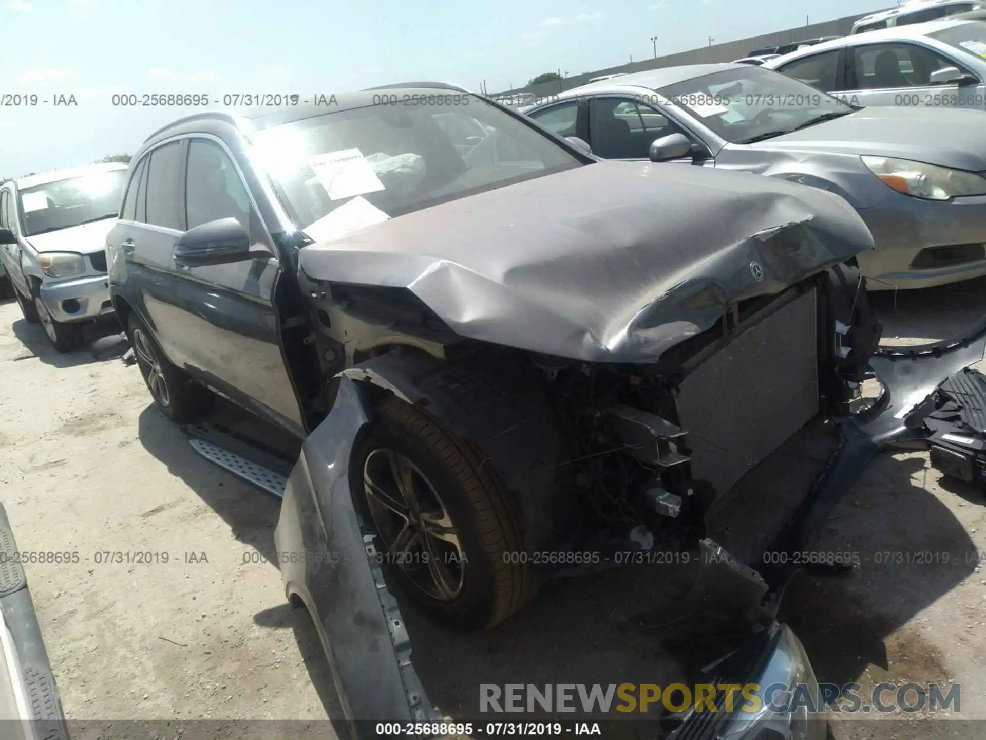 1 Photograph of a damaged car WDC0G4JB6KV175677 MERCEDES-BENZ GLC 2019