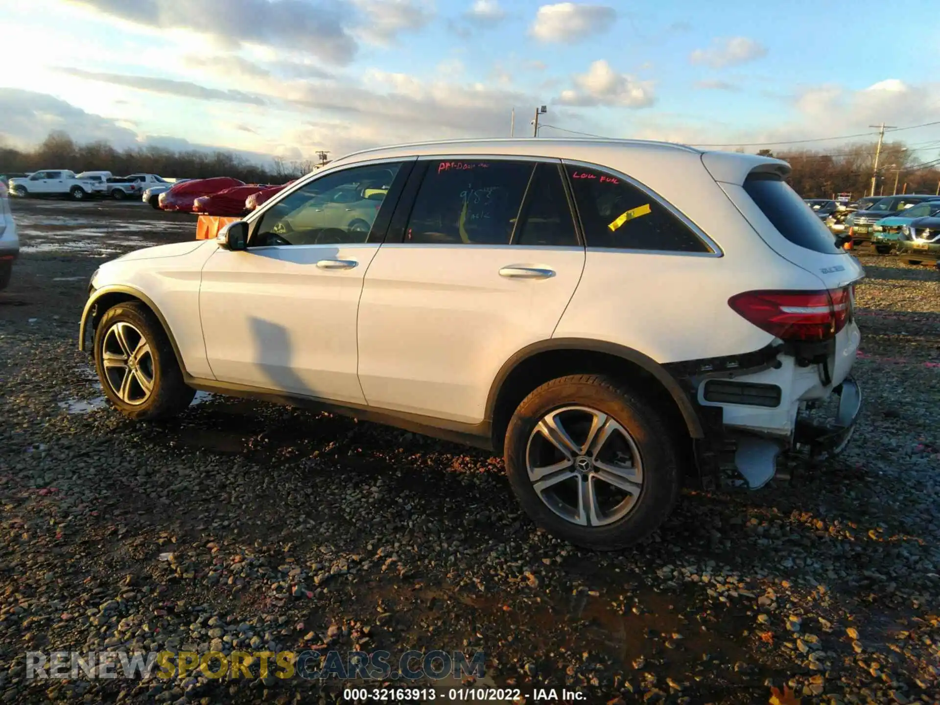 3 Photograph of a damaged car WDC0G4KB4KF663535 MERCEDES-BENZ GLC 2019