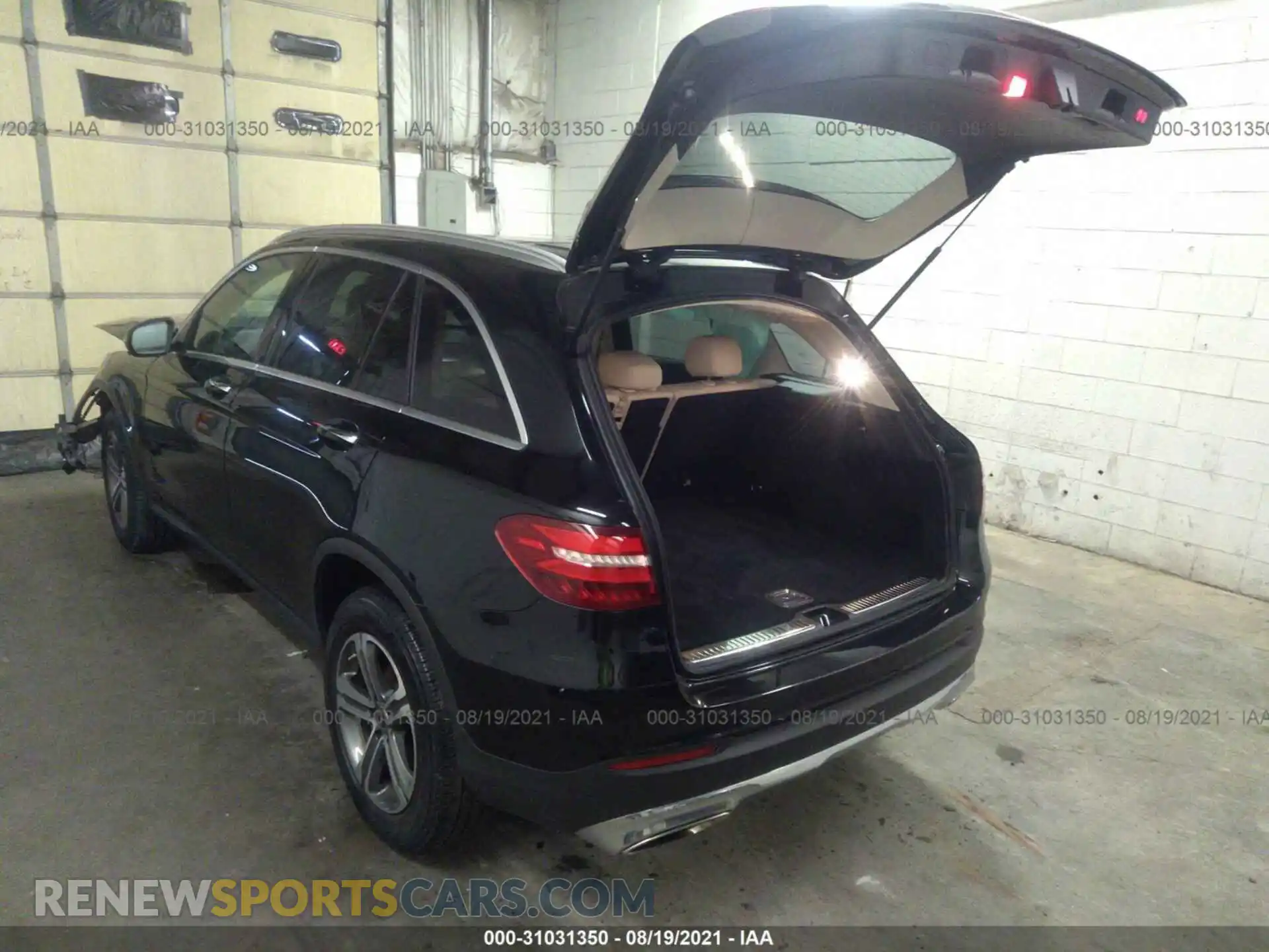 3 Photograph of a damaged car WDC0G4KB6KF665237 MERCEDES-BENZ GLC 2019