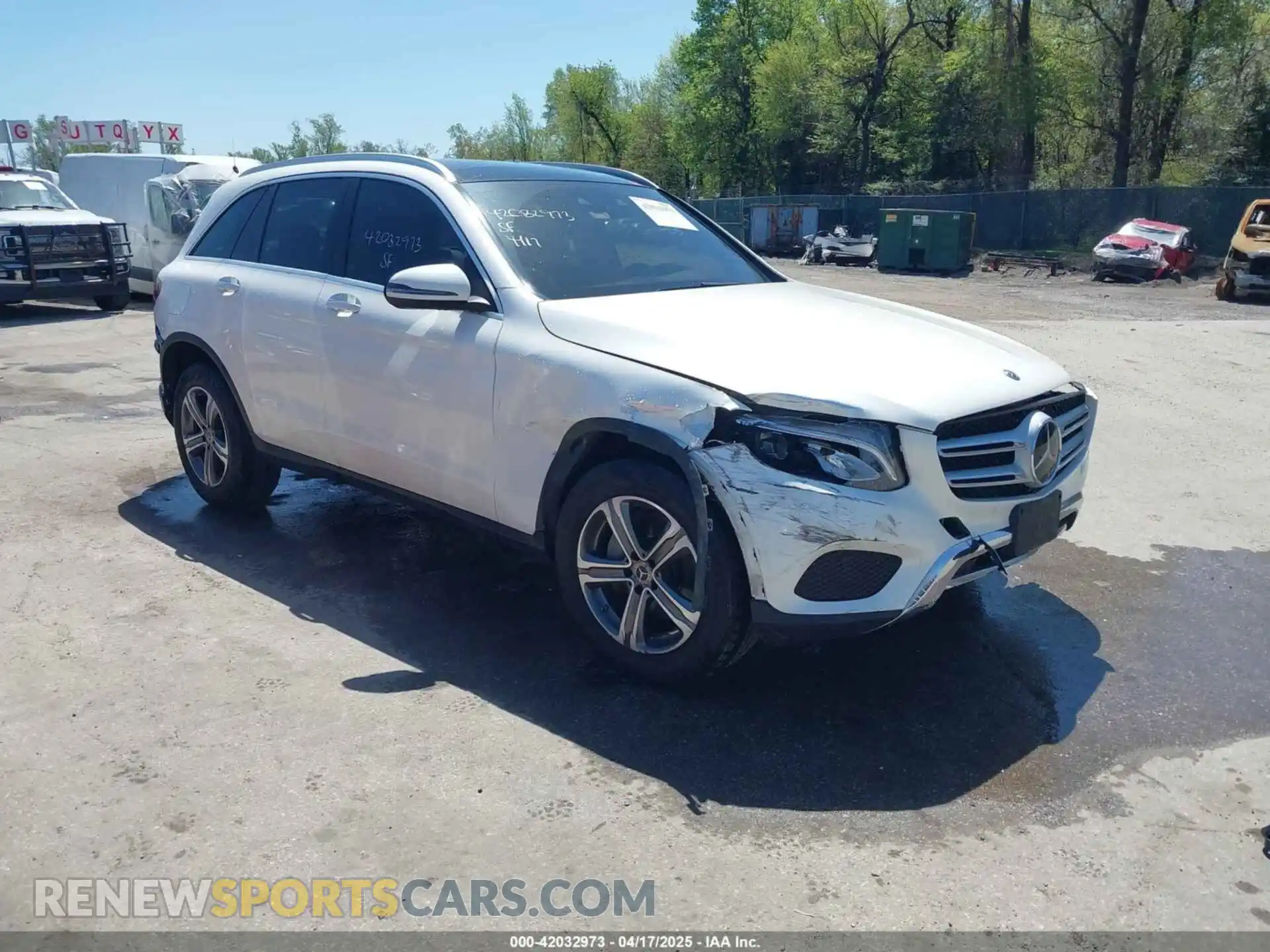 1 Фотография поврежденного автомобиля WDC0G4KB7KF642680 MERCEDES-BENZ GLC 2019