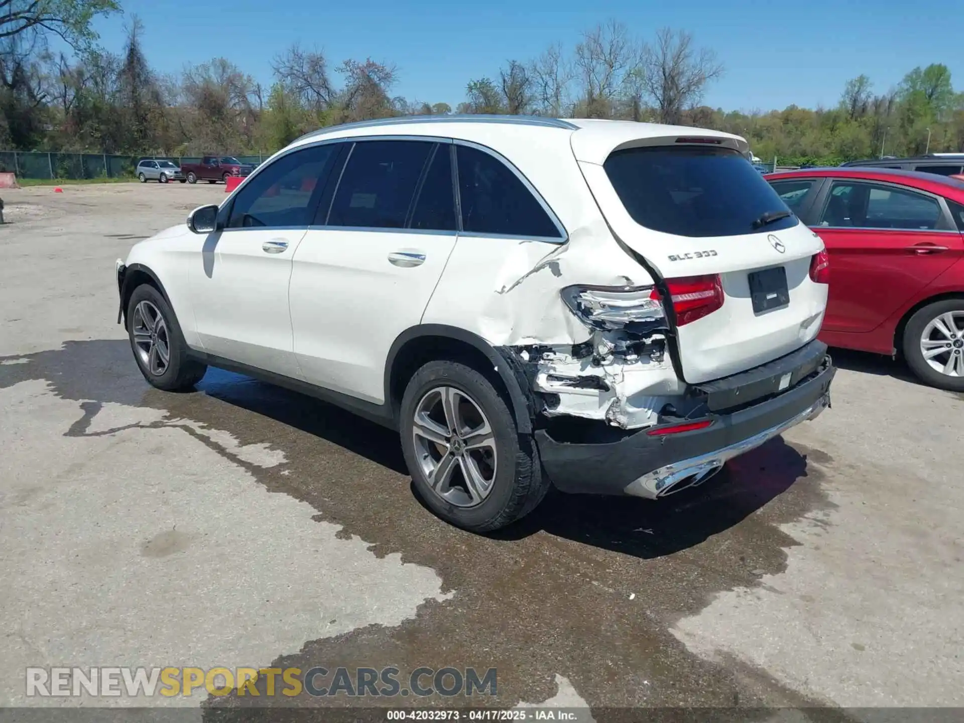 3 Фотография поврежденного автомобиля WDC0G4KB7KF642680 MERCEDES-BENZ GLC 2019