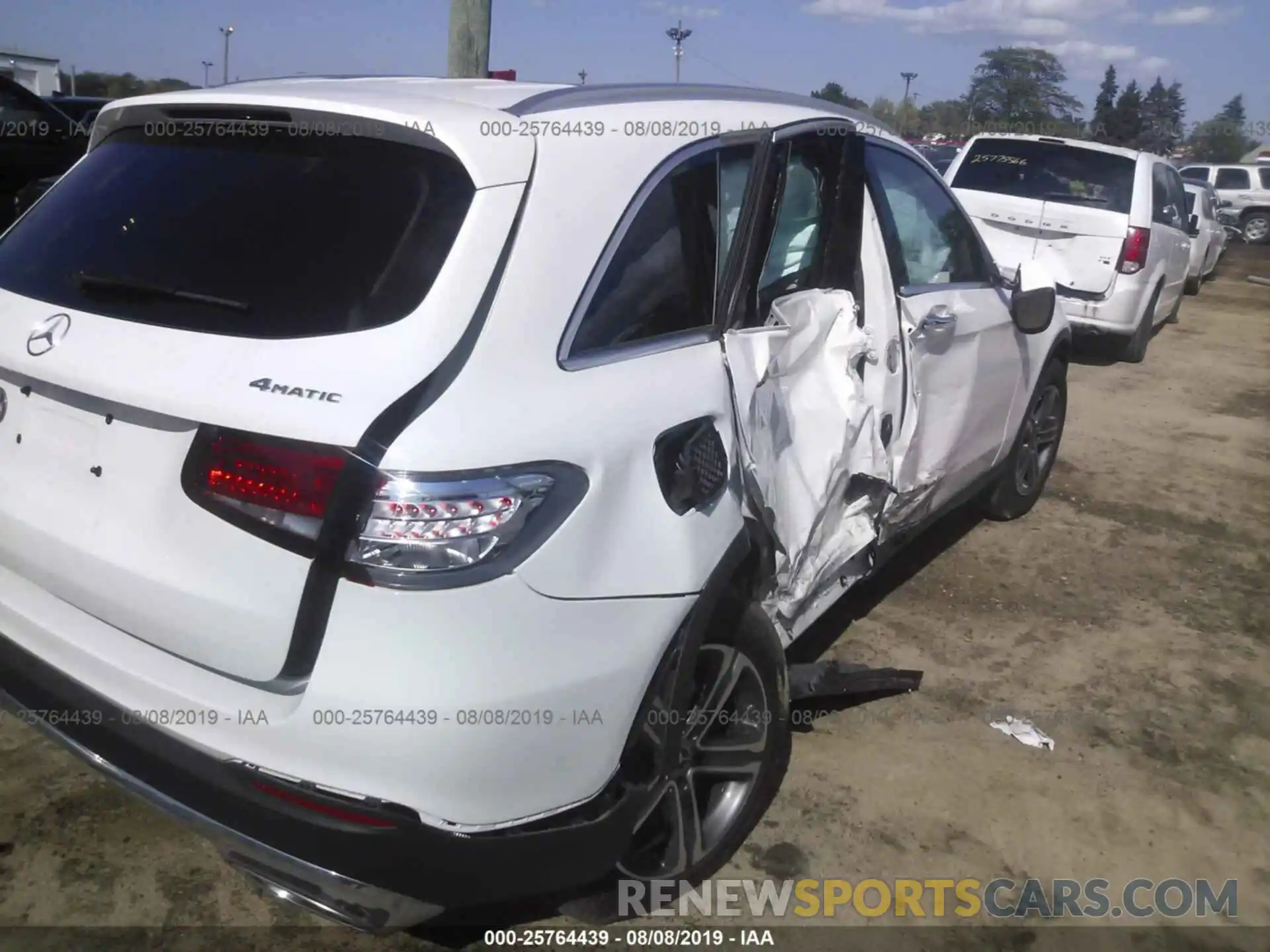 4 Photograph of a damaged car WDC0G4KB7KV124204 MERCEDES-BENZ GLC 2019