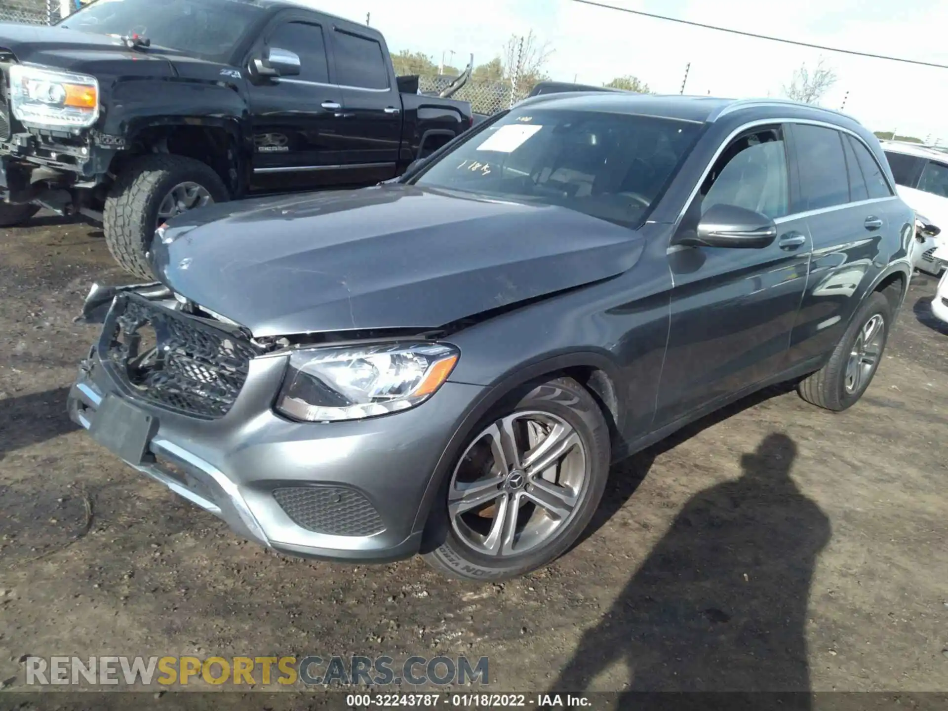 2 Photograph of a damaged car WDC0G4KB8KV134529 MERCEDES-BENZ GLC 2019