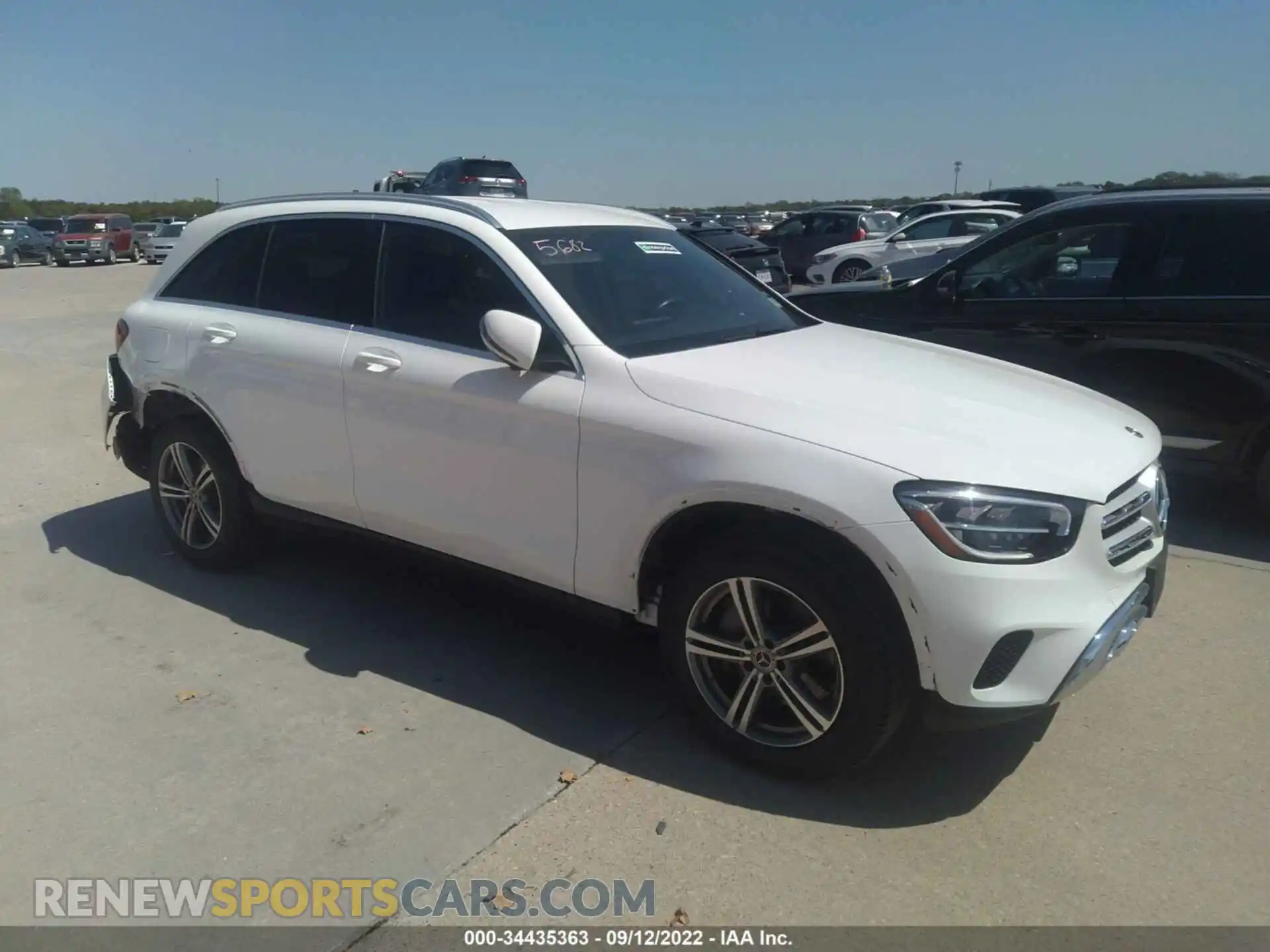 1 Photograph of a damaged car WDC0G8DB5LF728236 MERCEDES-BENZ GLC 2020