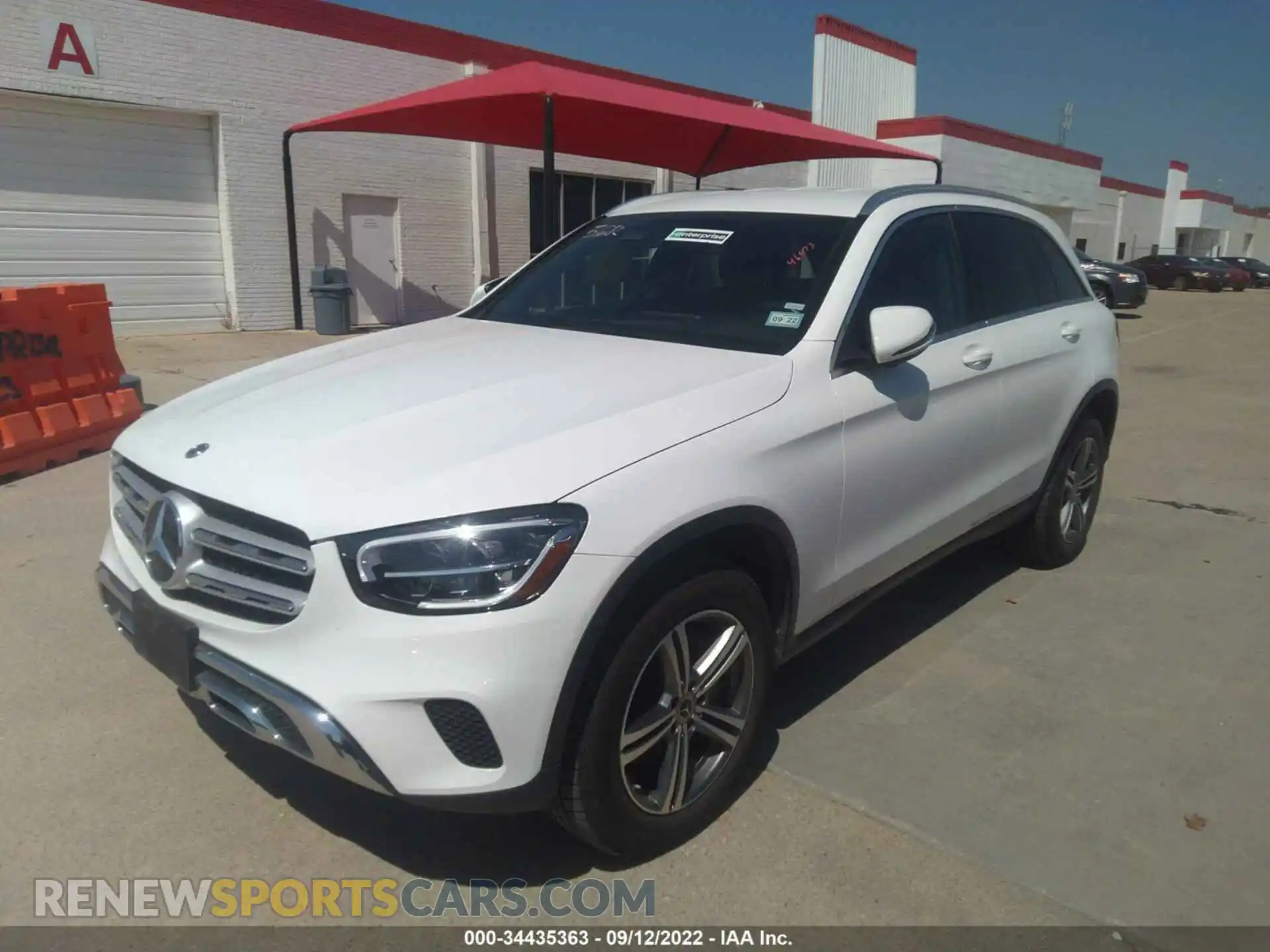 2 Photograph of a damaged car WDC0G8DB5LF728236 MERCEDES-BENZ GLC 2020