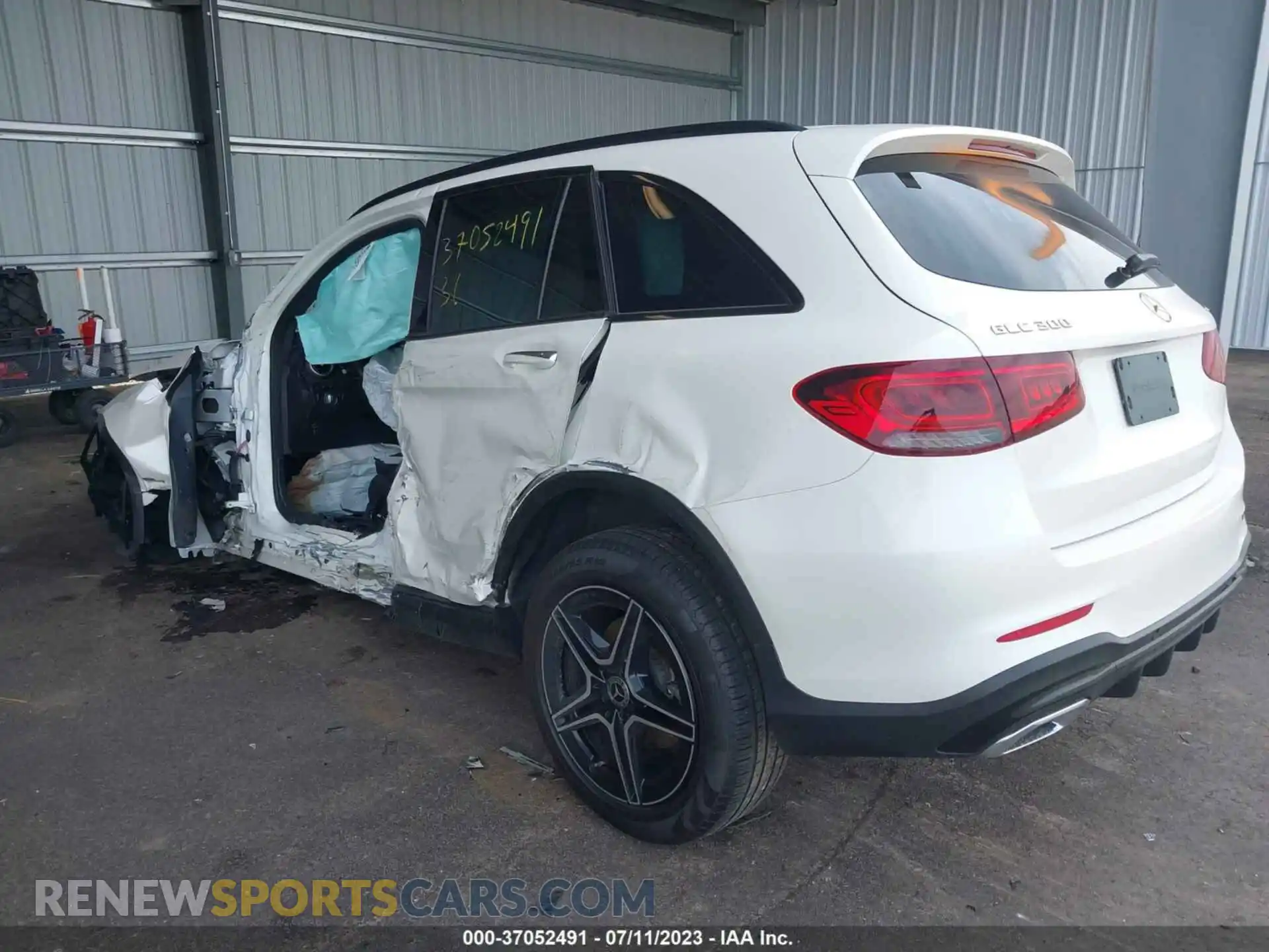 3 Photograph of a damaged car WDC0G8EBXLF732541 MERCEDES-BENZ GLC 2020