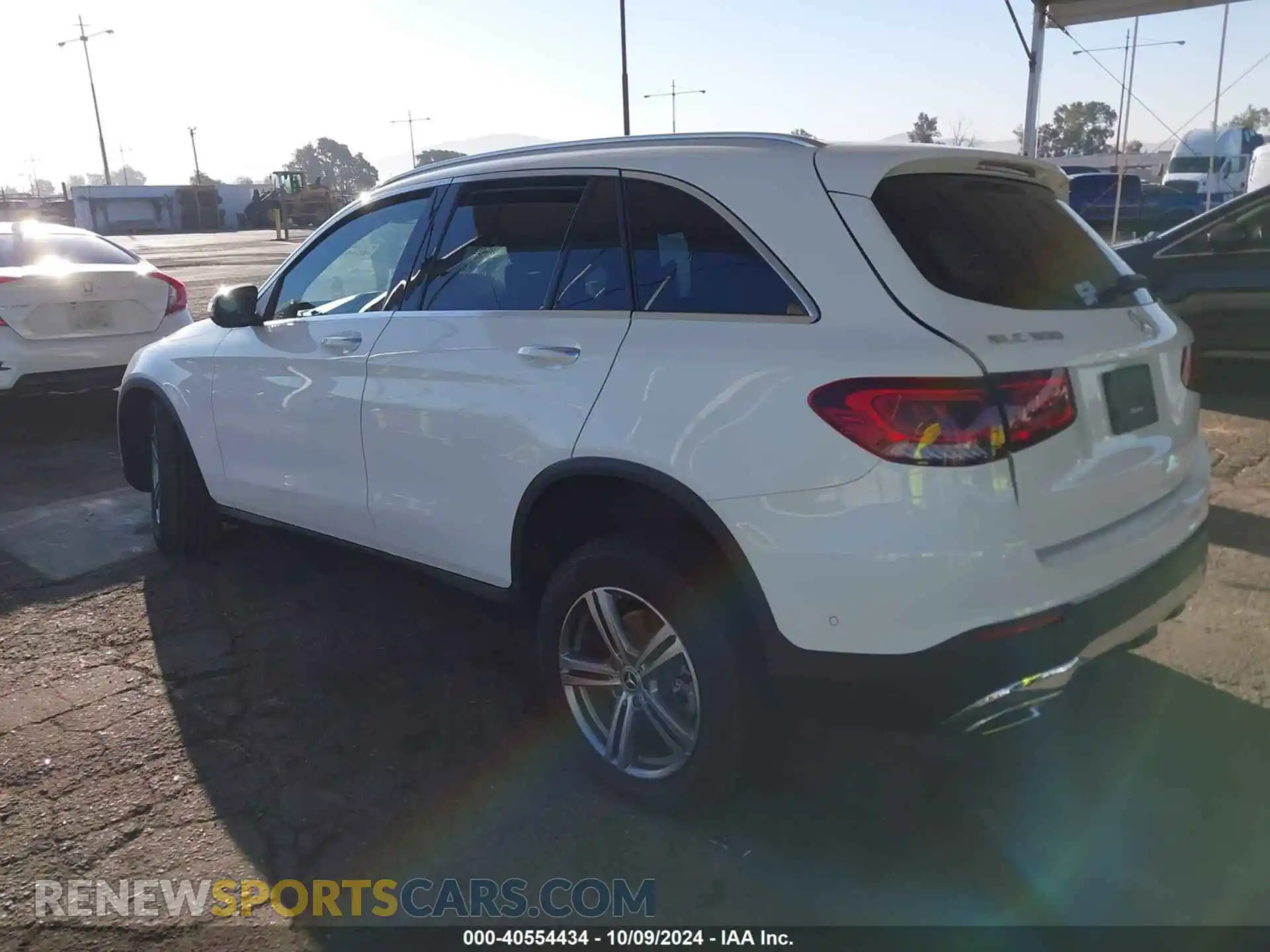 3 Photograph of a damaged car W1N0G8DB8NV378639 MERCEDES-BENZ GLC 2022