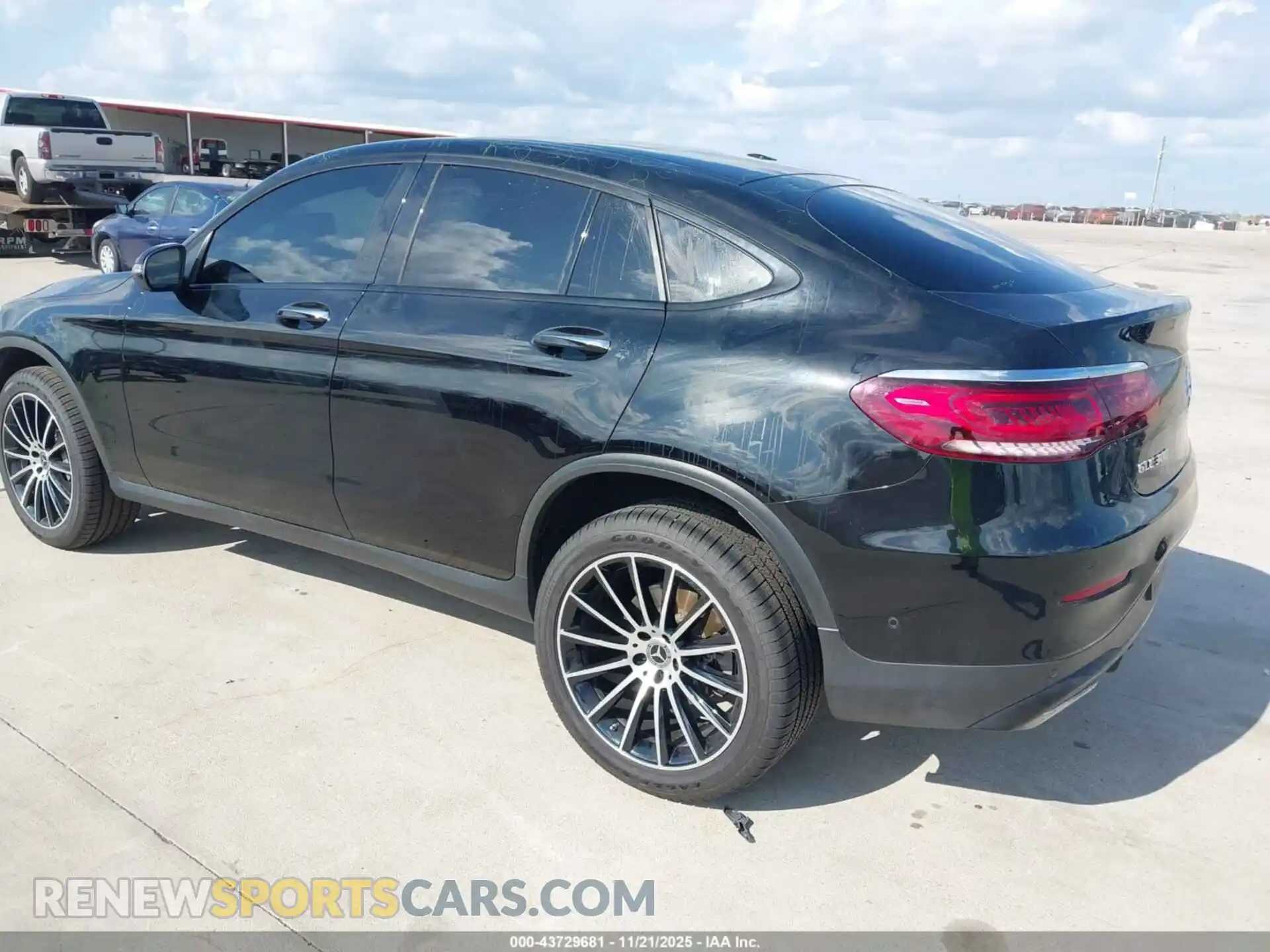 3 Photograph of a damaged car W1N0J8EB6NG041665 MERCEDES-BENZ GLC 2022