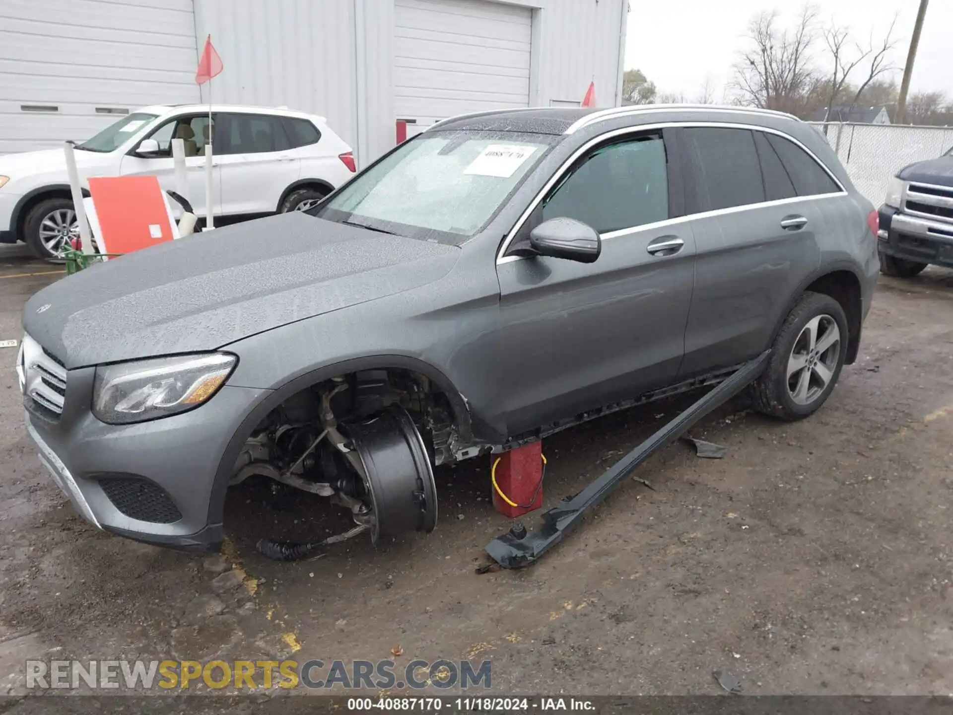 2 Photograph of a damaged car WDC0G4KB8KF588368 MERCEDES-BENZ GLC 300 2019
