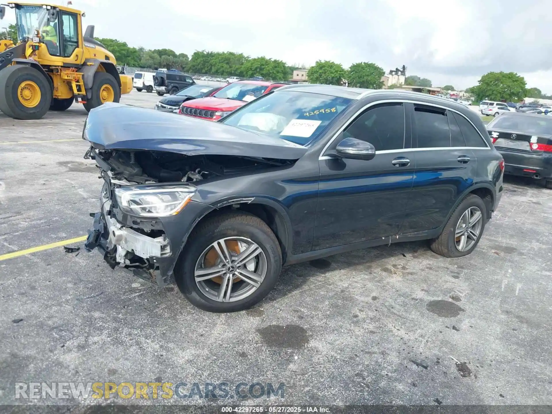 2 Photograph of a damaged car WDC0G8DB3LF738621 MERCEDES-BENZ GLC 300 2020