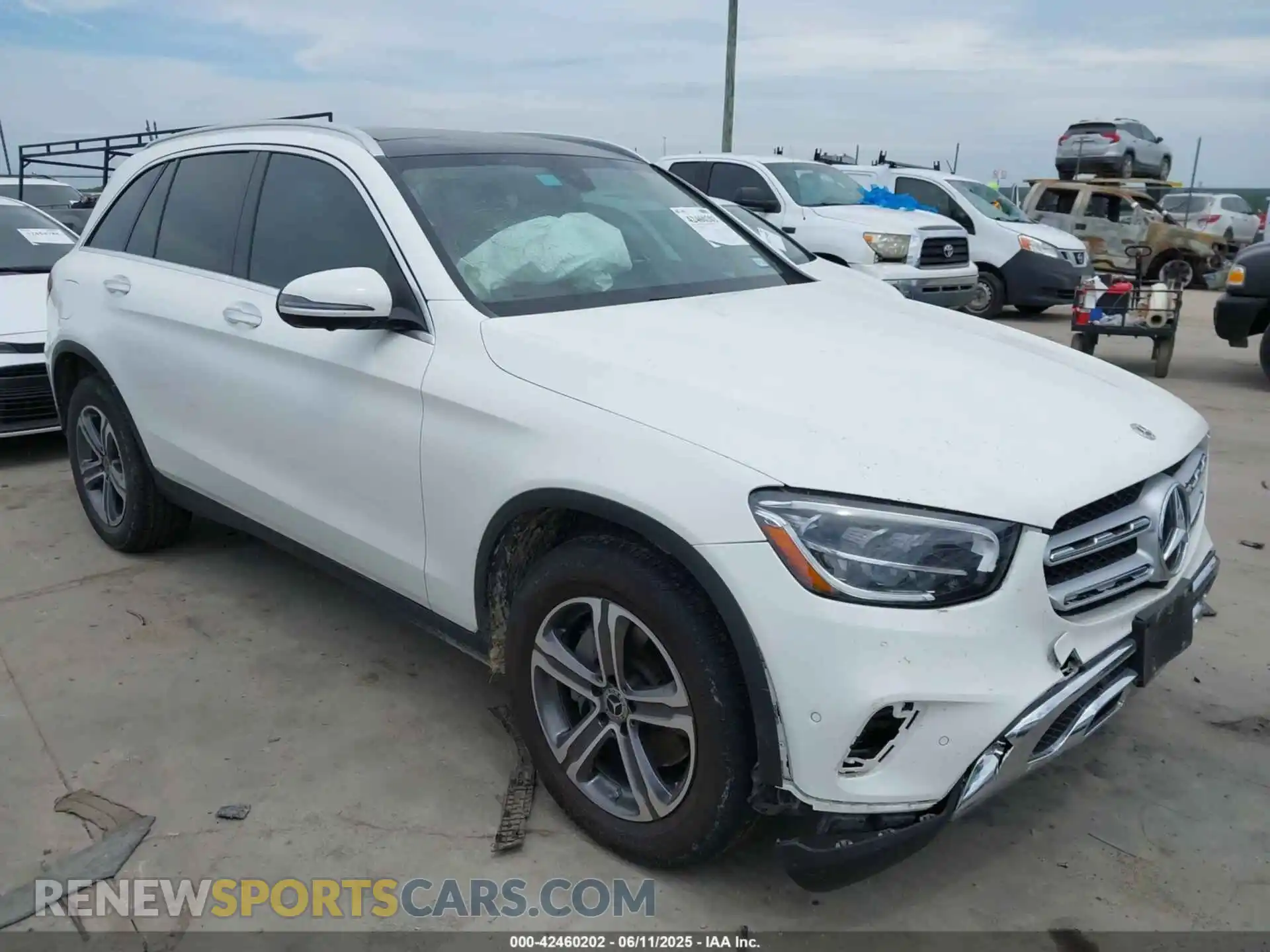 1 Photograph of a damaged car W1N0G8DB7MF987844 MERCEDES-BENZ GLC 300 2021