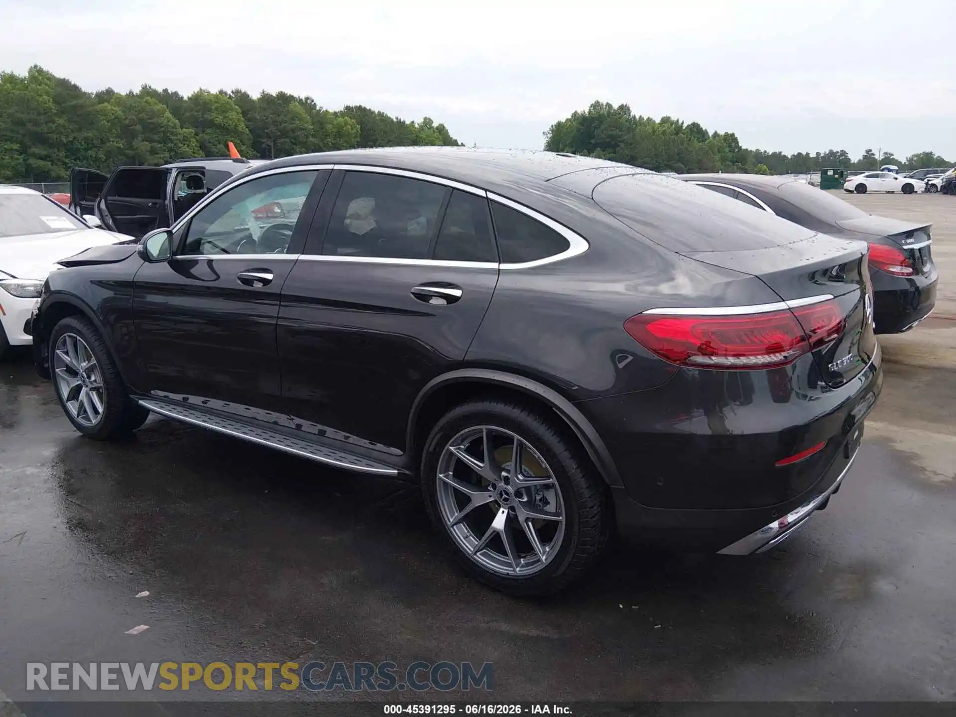 3 Photograph of a damaged car W1N0J8EB9PG139110 MERCEDES-BENZ GLC 300 2023
