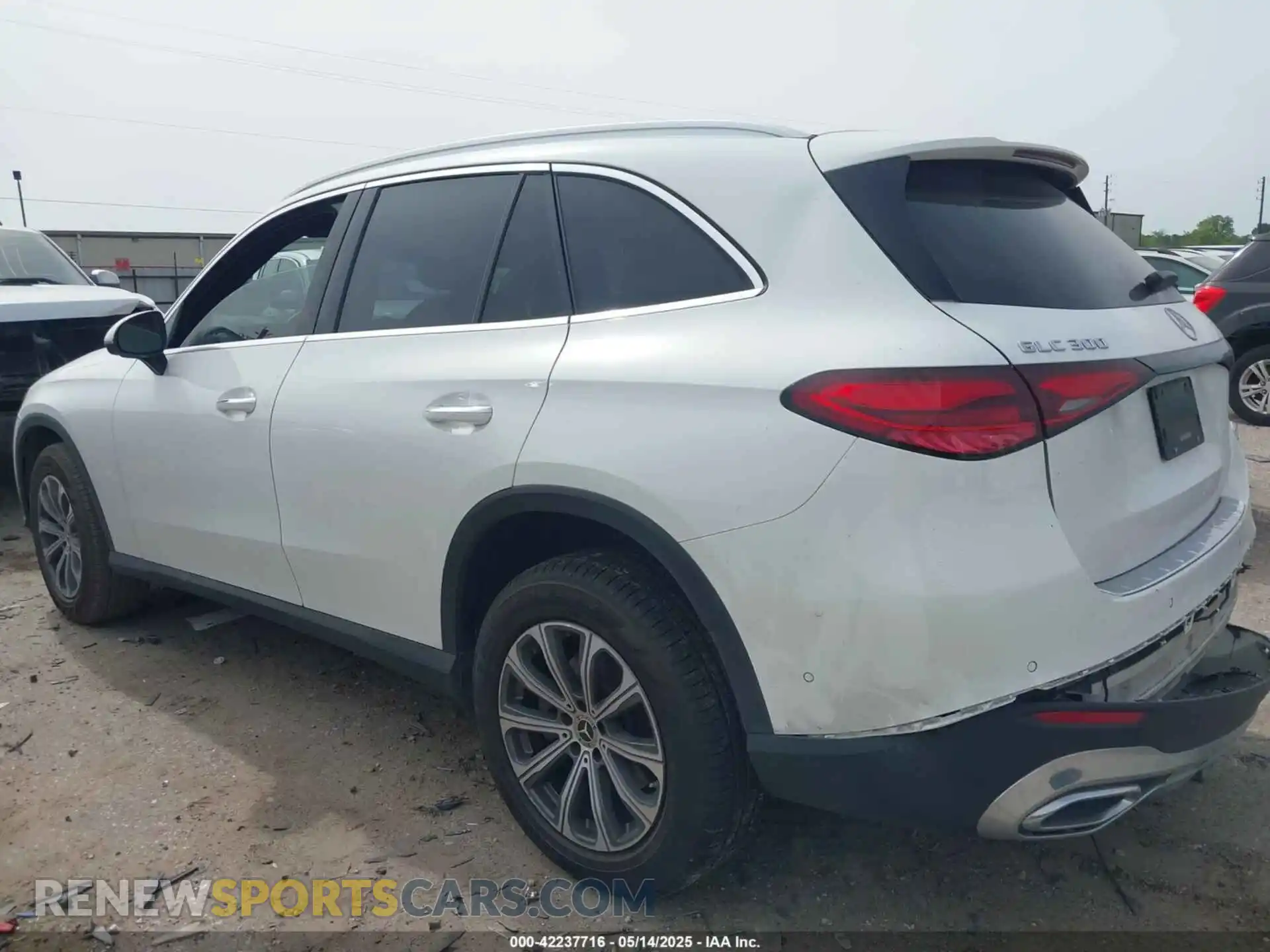 3 Photograph of a damaged car W1NKM4GB9PU019119 MERCEDES-BENZ GLC 300 2023