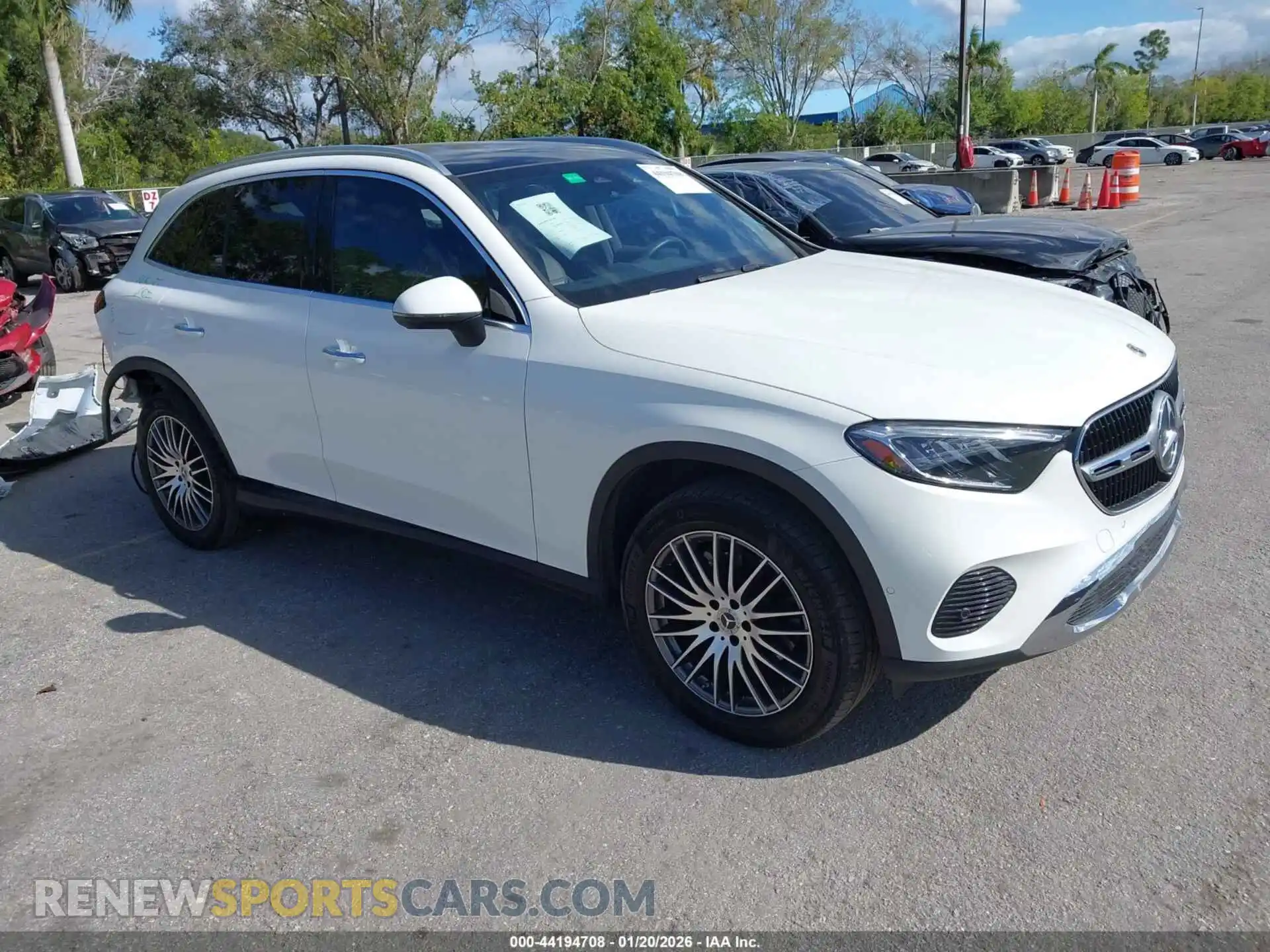1 Photograph of a damaged car W1NKM4GBXPU026192 MERCEDES-BENZ GLC 300 2023