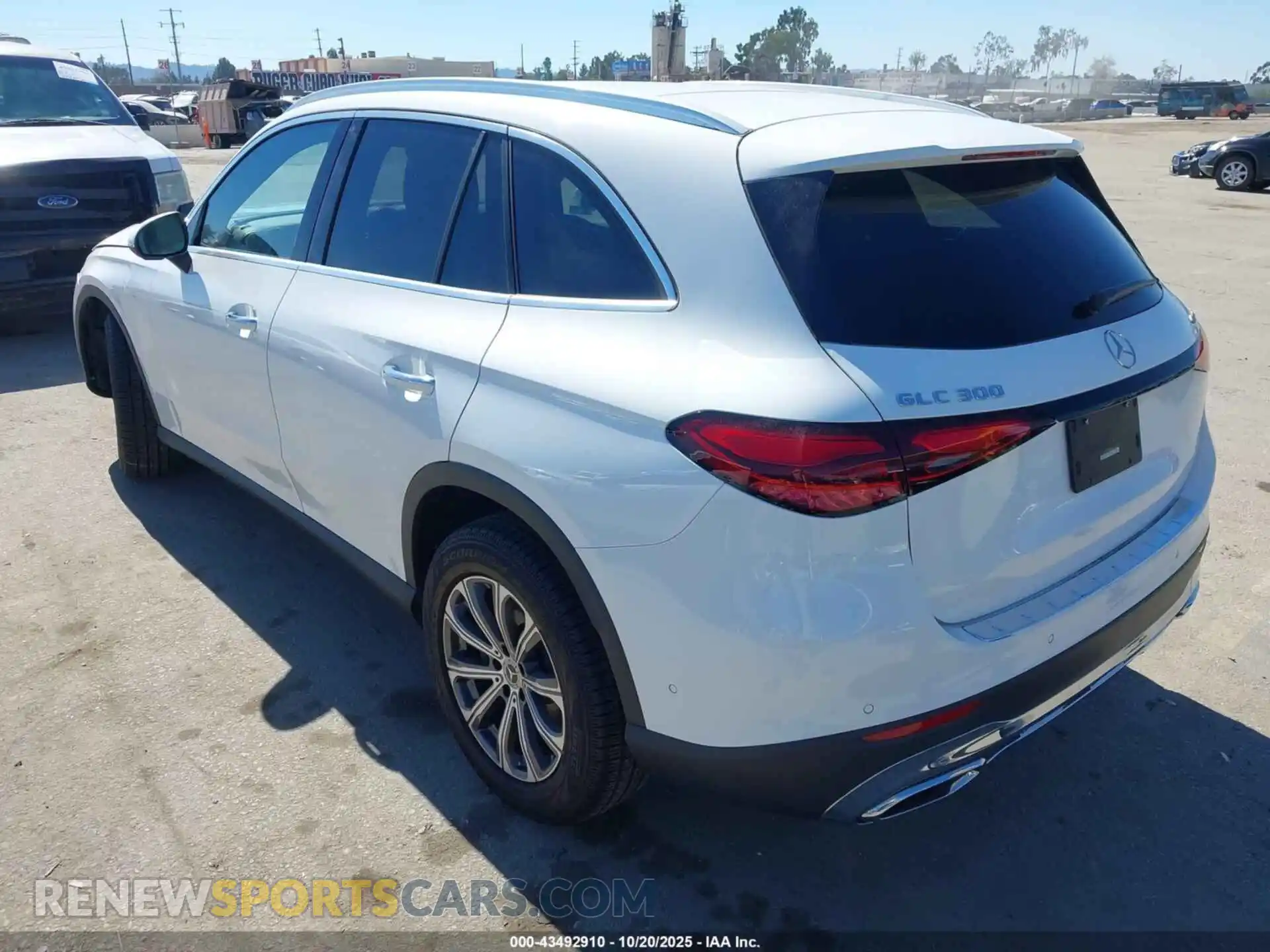 3 Photograph of a damaged car W1NKM4HB1PF046253 MERCEDES-BENZ GLC 300 2023