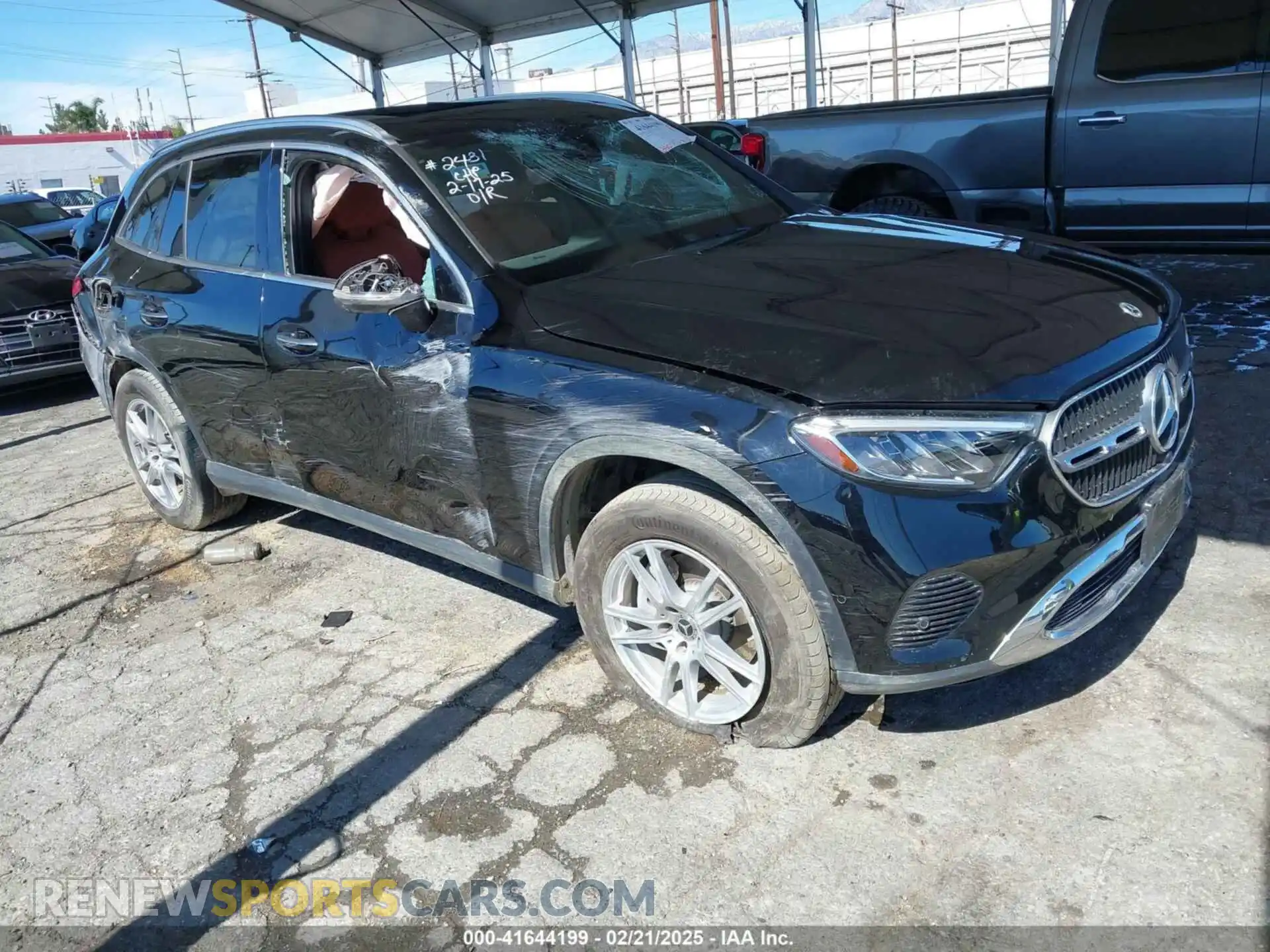 1 Photograph of a damaged car W1NKM4HB2PF025119 MERCEDES-BENZ GLC 300 2023