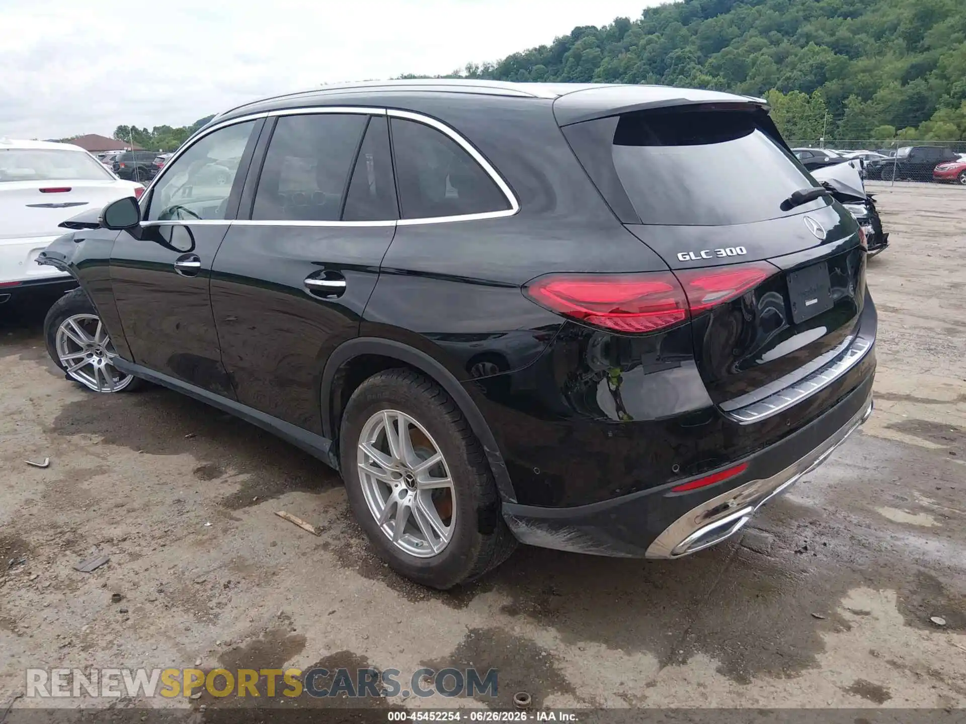 3 Photograph of a damaged car W1NKM4HB3PU011788 MERCEDES-BENZ GLC 300 2023