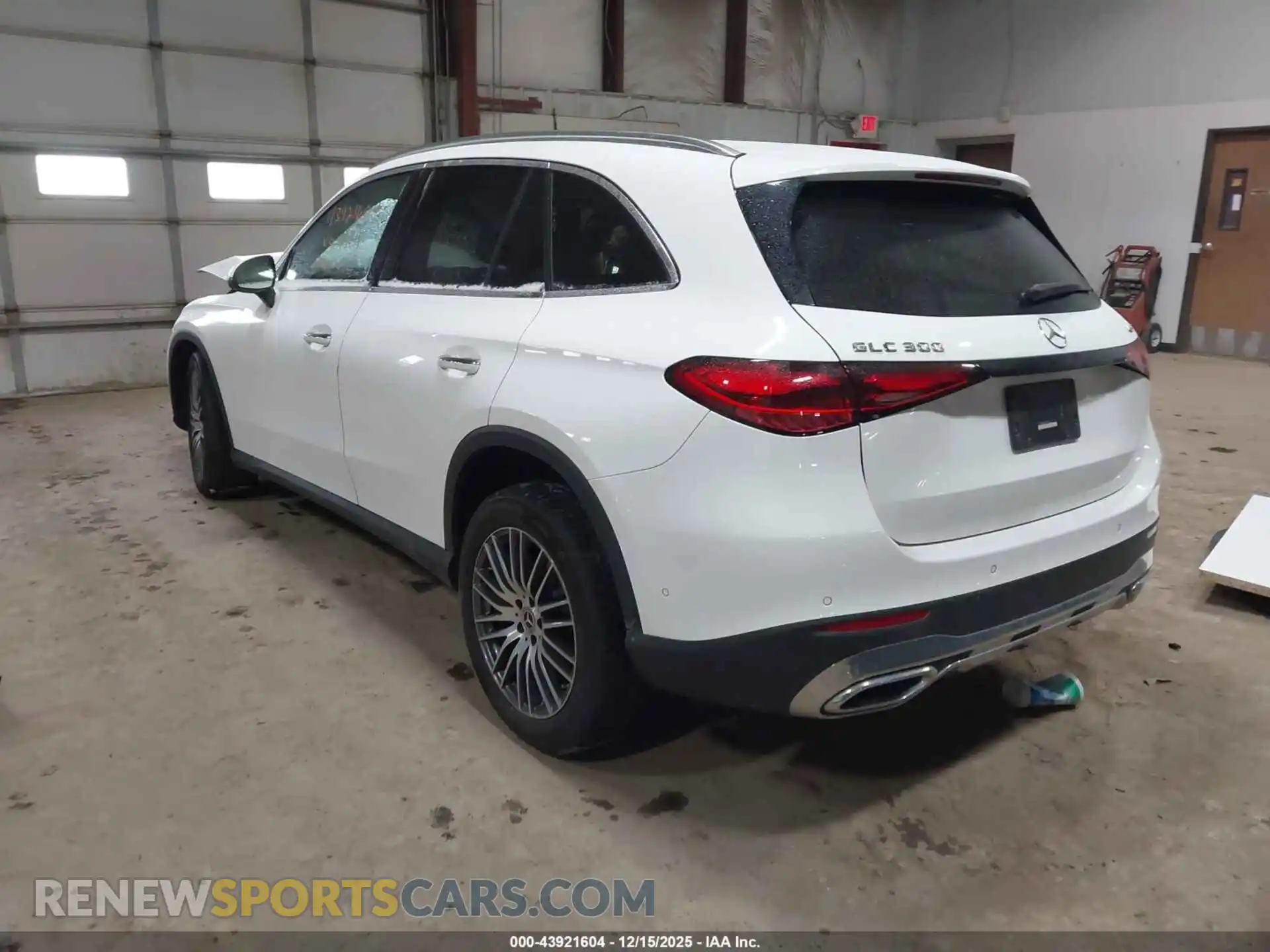 3 Photograph of a damaged car W1NKM4HB4PF044187 MERCEDES-BENZ GLC 300 2023