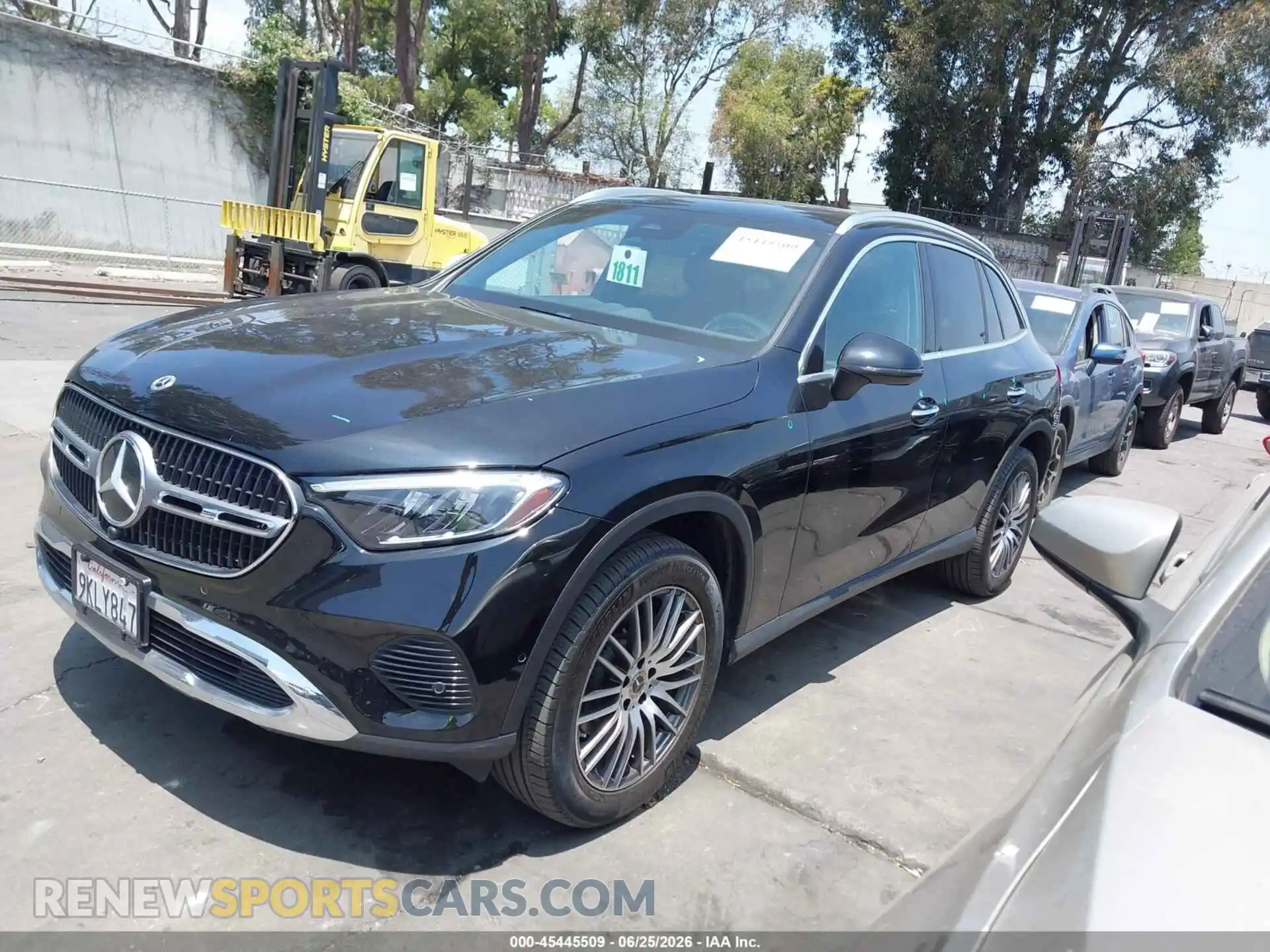 2 Photograph of a damaged car W1NKM4HB4PU029703 MERCEDES-BENZ GLC 300 2023