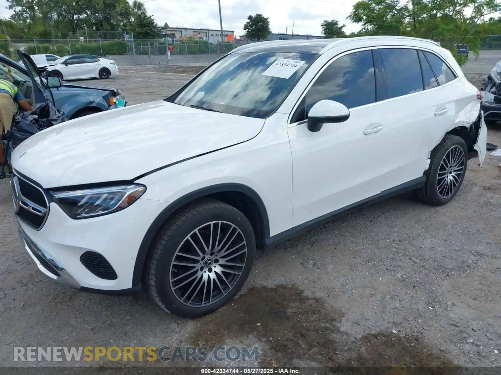 2 Photograph of a damaged car W1NKM4HB5PF056901 MERCEDES-BENZ GLC 300 2023