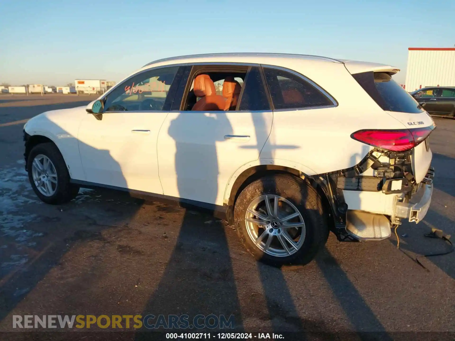 3 Photograph of a damaged car W1NKM4HBXPU028989 MERCEDES-BENZ GLC 300 2023