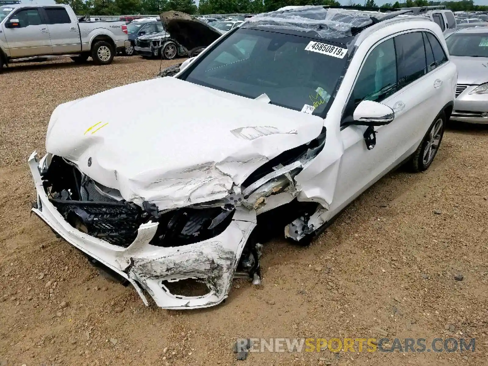 2 Photograph of a damaged car WDC0G4KB2KV182656 MERCEDES-BENZ GLC 300 4M 2019