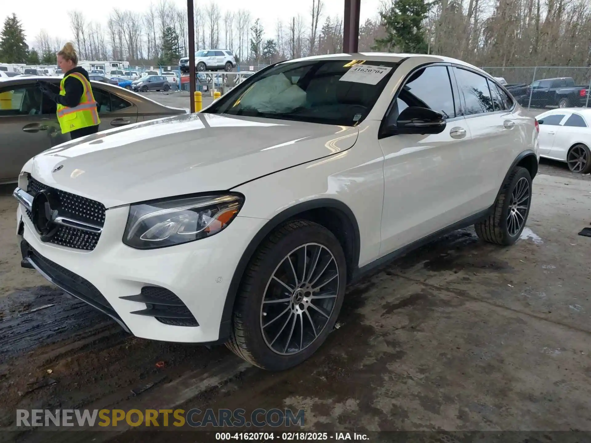 2 fotografías del automóvil dañado WDC0J4KB2KF660103 MERCEDES-BENZ GLC 300 COUPE 2019