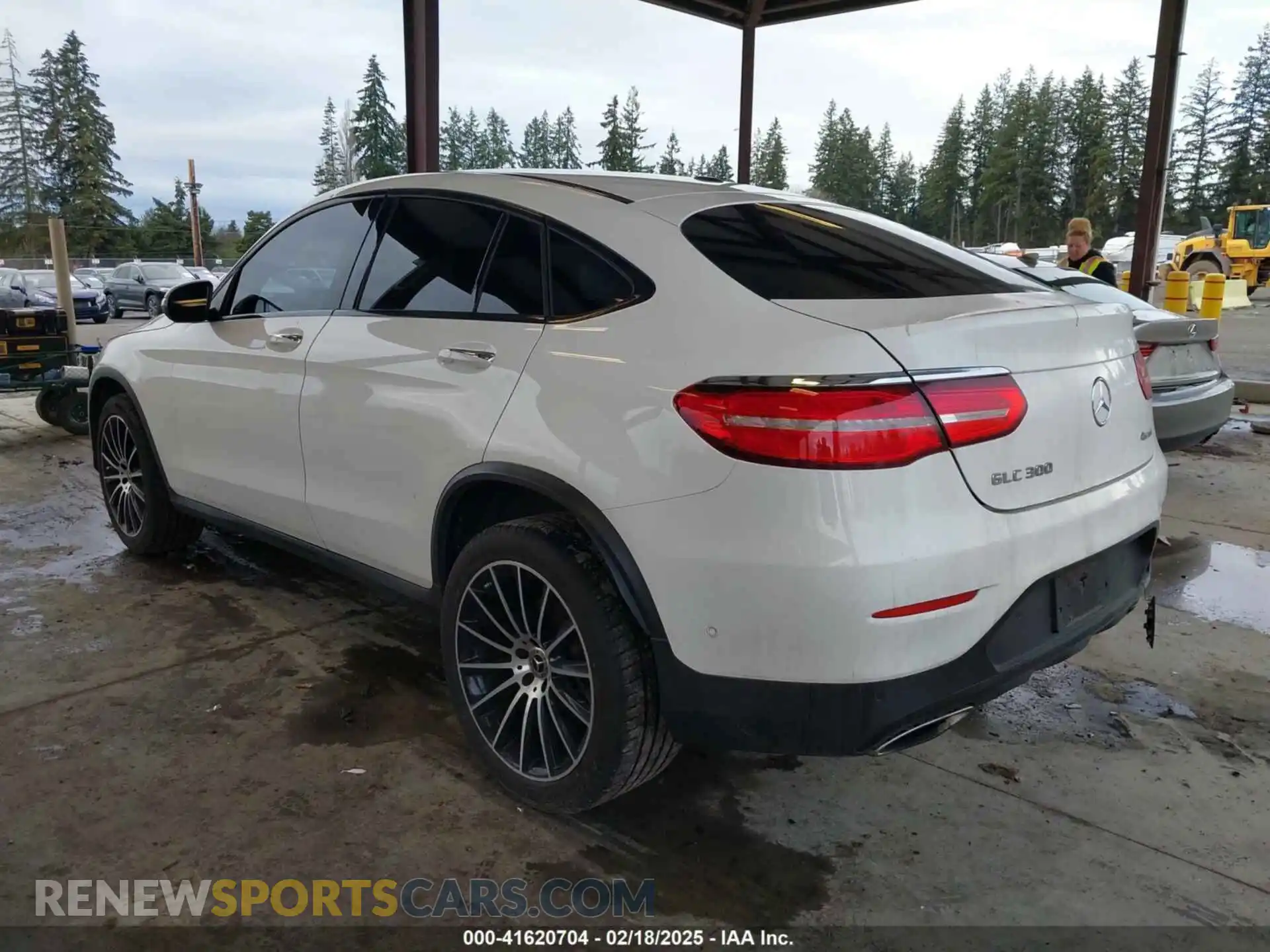 3 fotografías del automóvil dañado WDC0J4KB2KF660103 MERCEDES-BENZ GLC 300 COUPE 2019